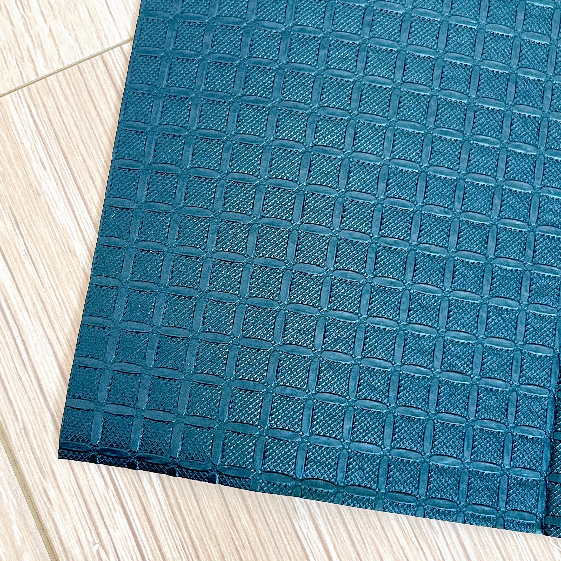 NITORI(ニトリ)の「抗菌・消臭加工付き シューズボックス用 備長炭シート」