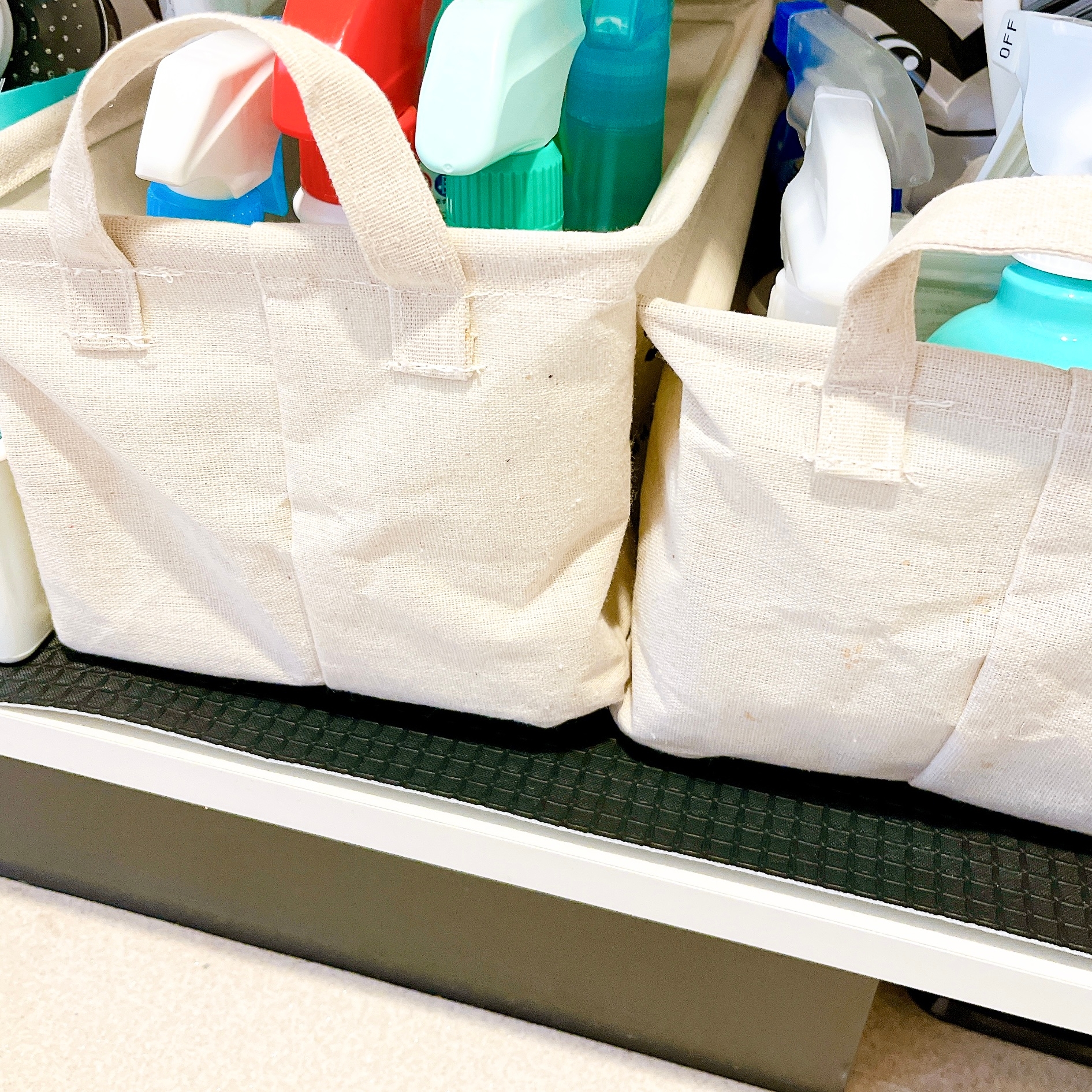 NITORI(ニトリ)の「抗菌・消臭加工付き シューズボックス用 備長炭シート」