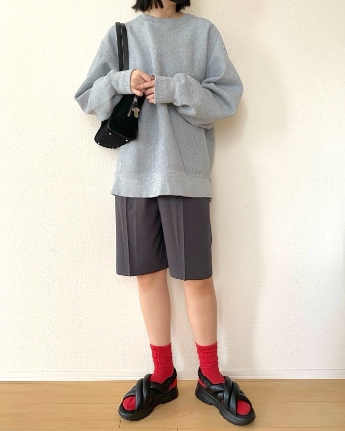 GU「ボリュームソールパフィースポーツサンダル」