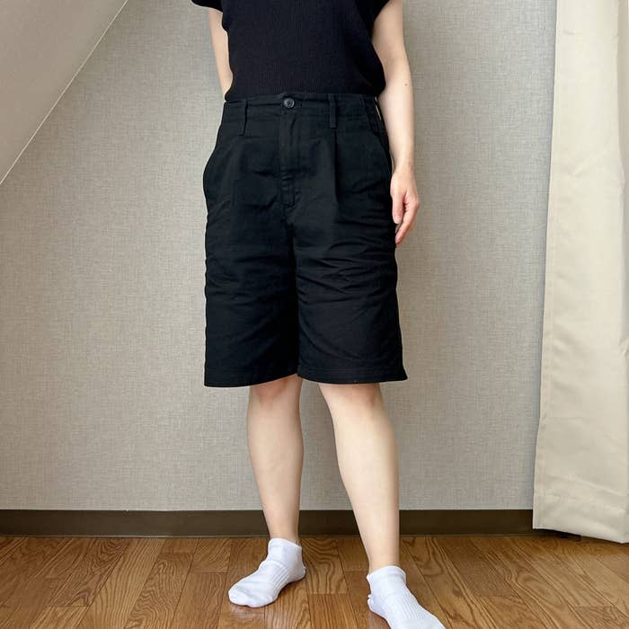 無印良品の「婦人 ムラ糸 チノタックハーフパンツ」