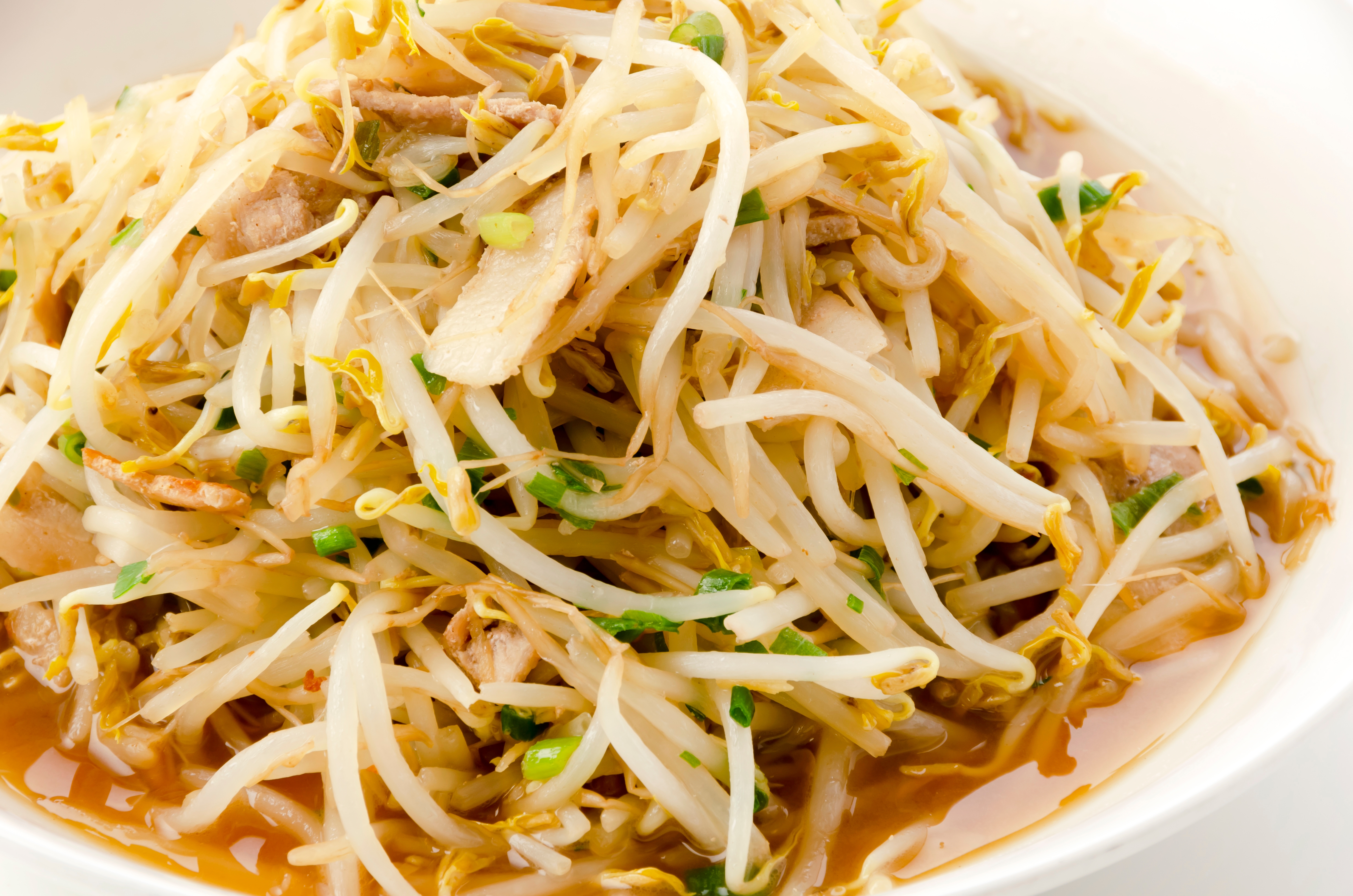 おいしいもやし料理のイメージ写真（Karimitsu / Getty Images/iStockphoto）