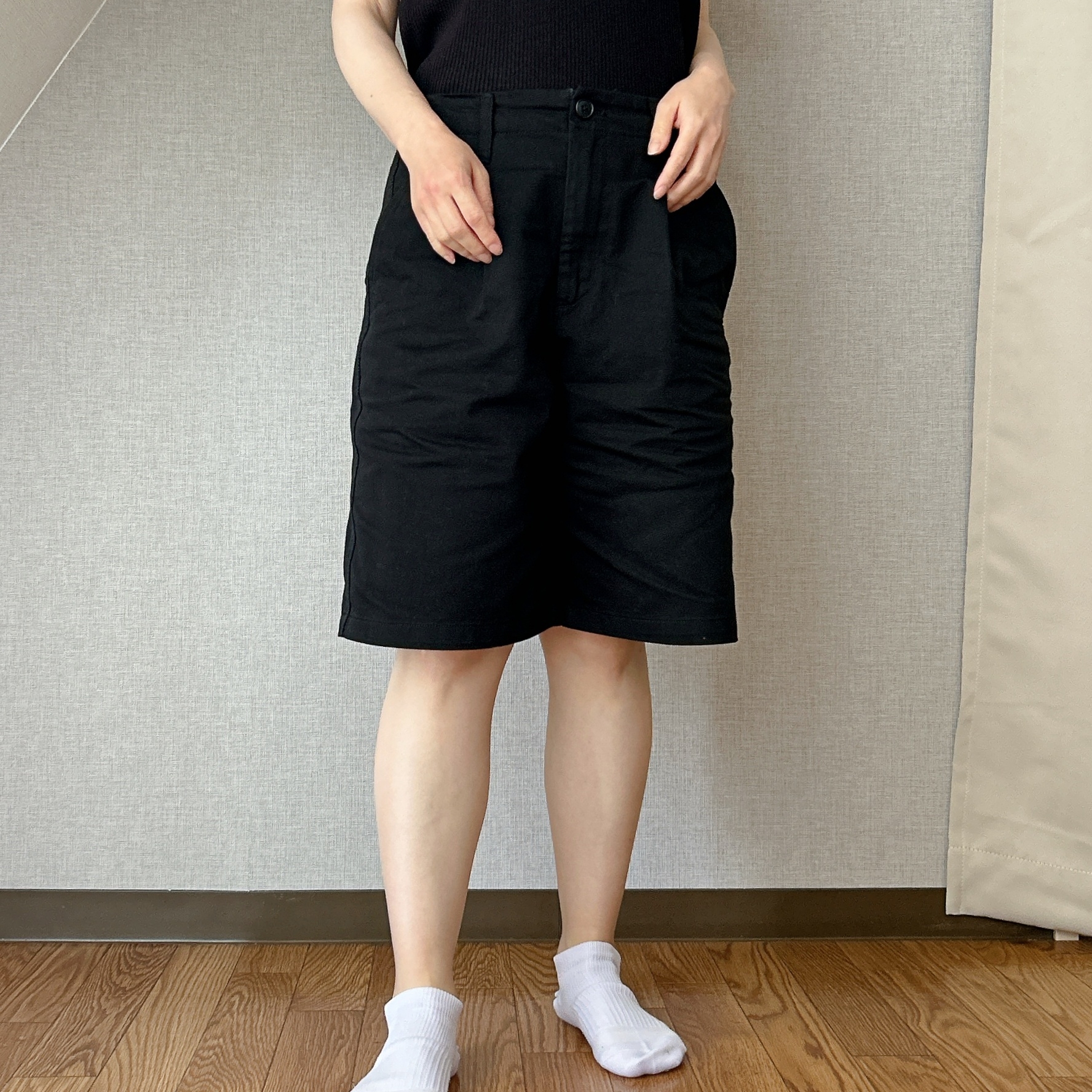 無印良品の「婦人 ムラ糸 チノタックハーフパンツ」