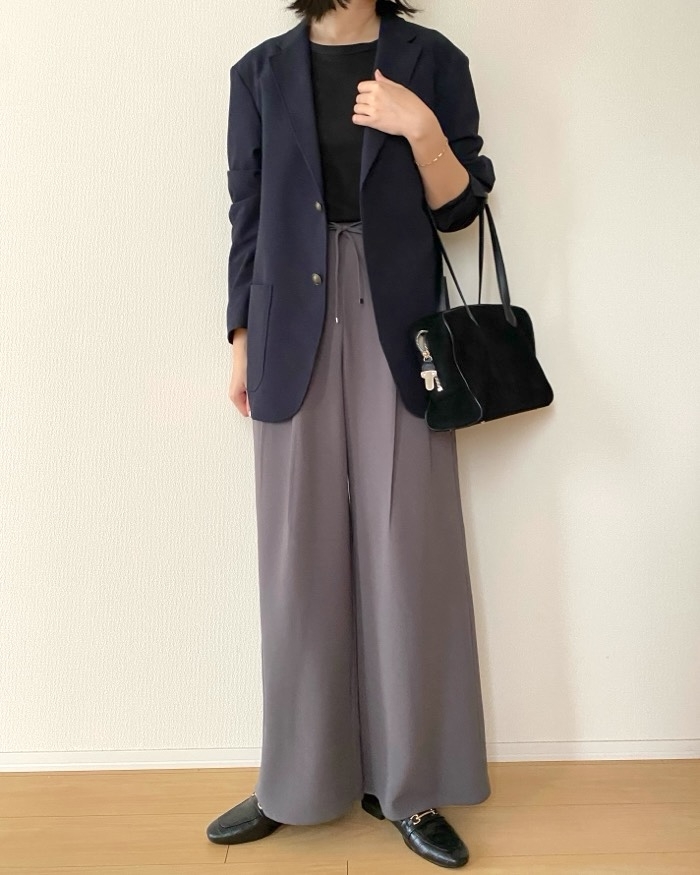 GUの「ドレープワイドパンツZ」