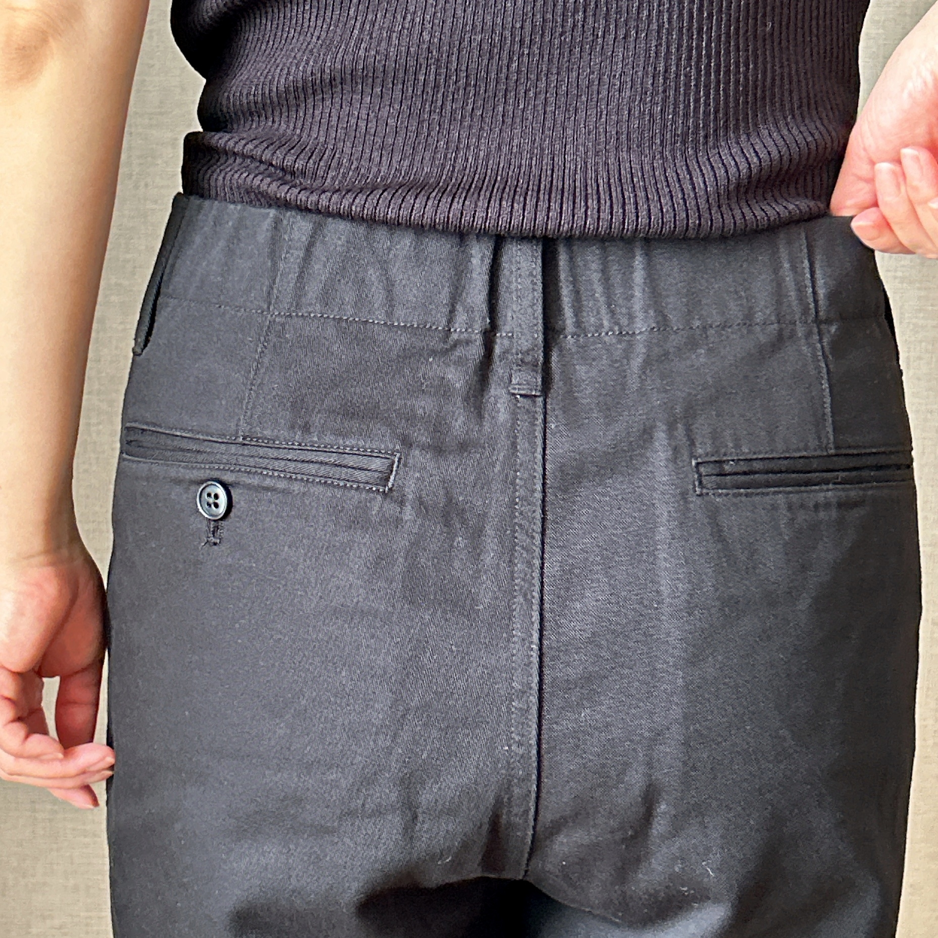 無印良品の「婦人 ムラ糸 チノタックハーフパンツ」