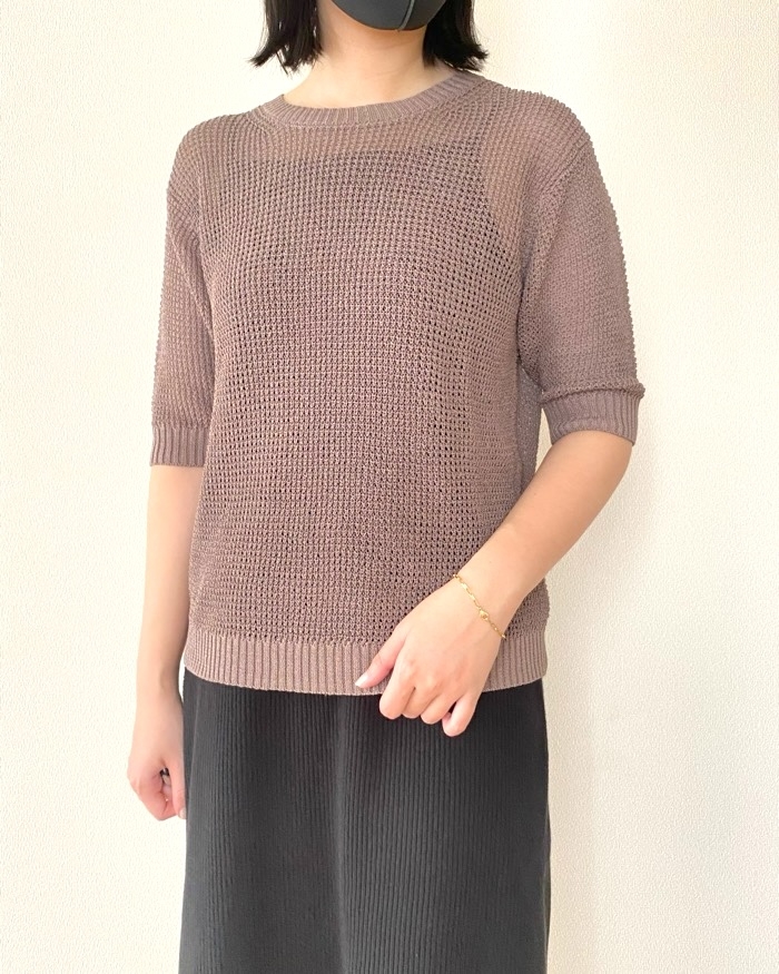 無印良品の「婦人 ヘンプ混メッシュ五分袖セーター」