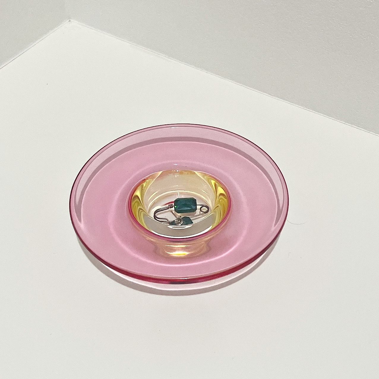 IKEA(イケア)の「TJÄRLEK シャーレク(ティーライトホルダー・マルチカラー・3cm)」