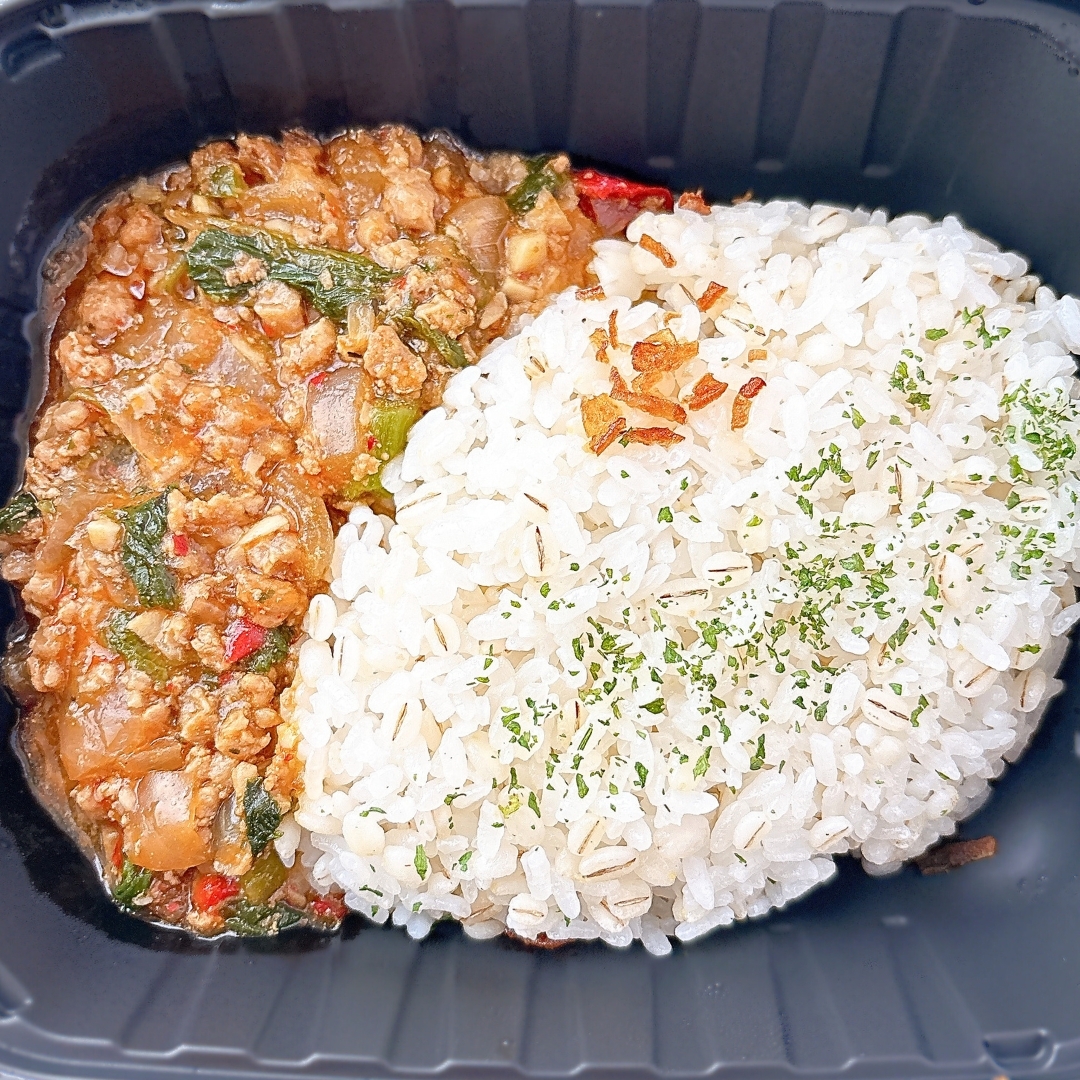 FamilyMart(ファミリーマート)「バジルとナンプラーが香るガパオライス」