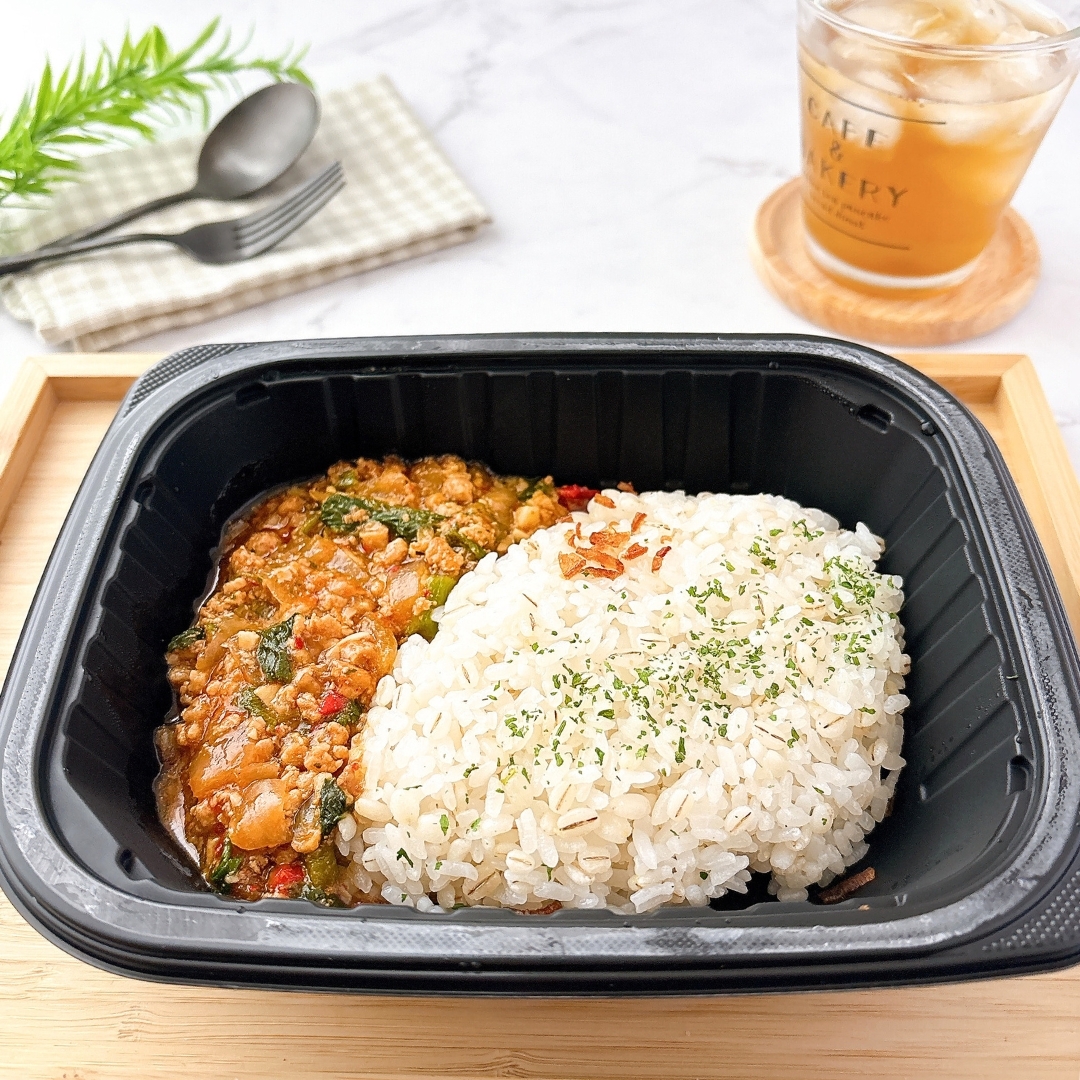 FamilyMart(ファミリーマート)「バジルとナンプラーが香るガパオライス」