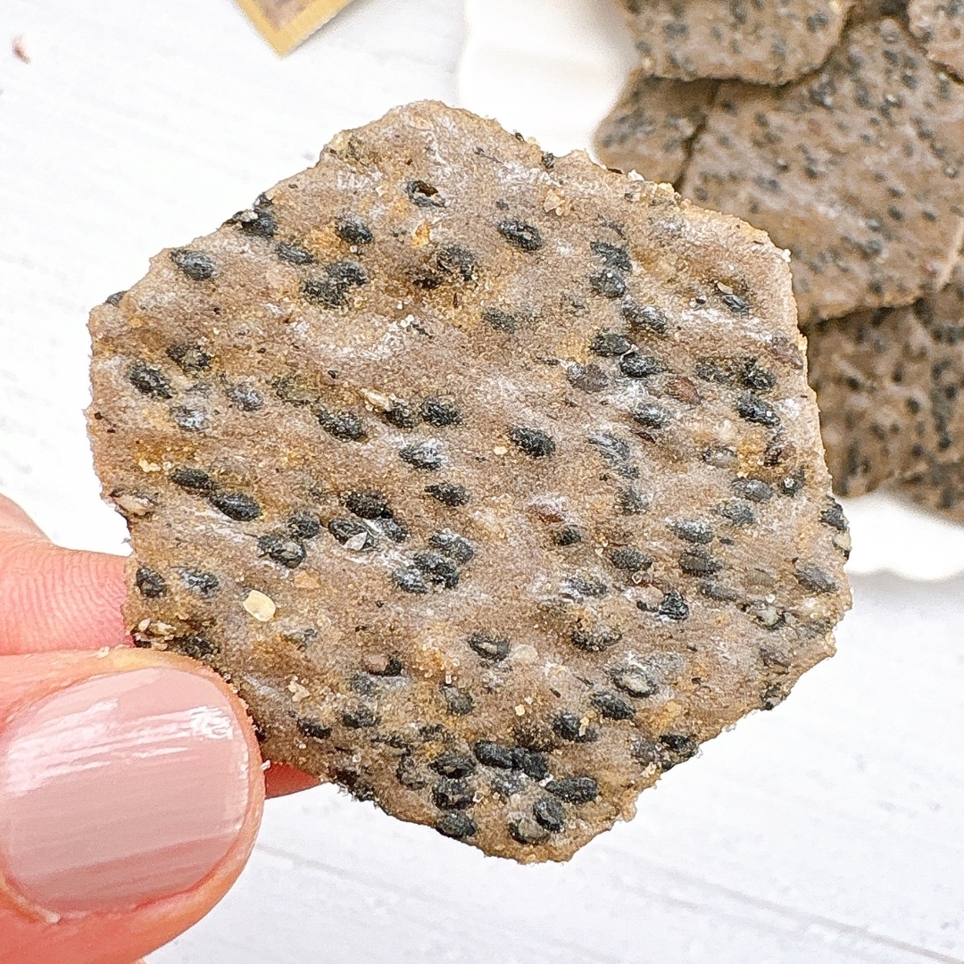 ファミリーマート「ごま3,000粒を使用したパリッとごません」