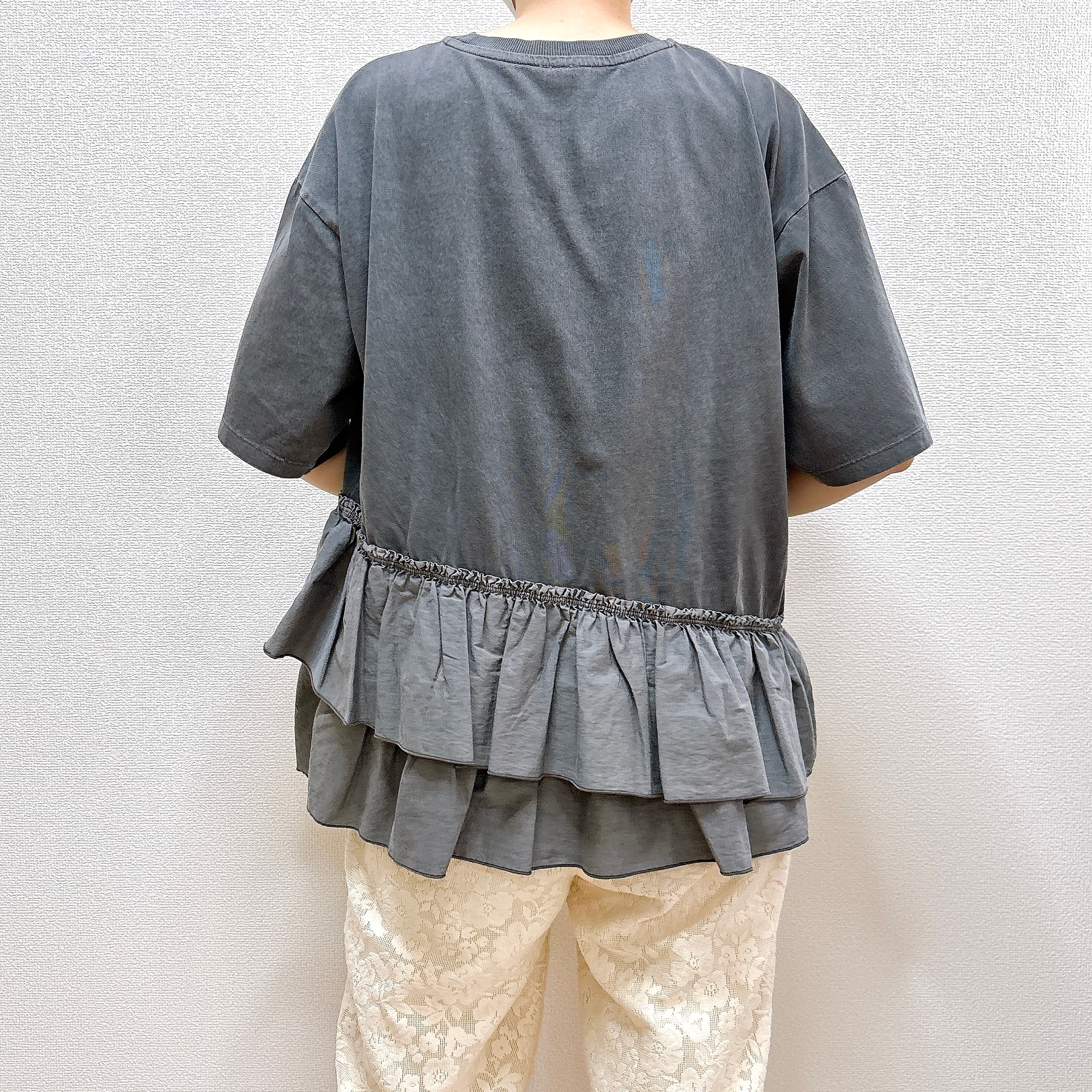 ニコアンド「布帛コンビフリルロックTシャツ」