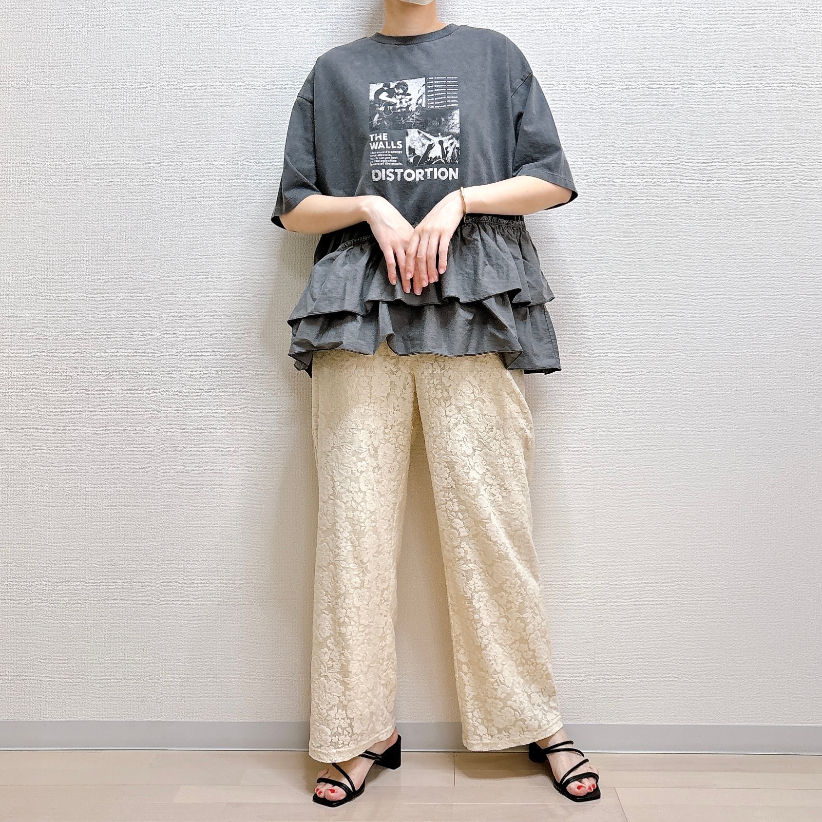 ニコアンド「布帛コンビフリルロックTシャツ」