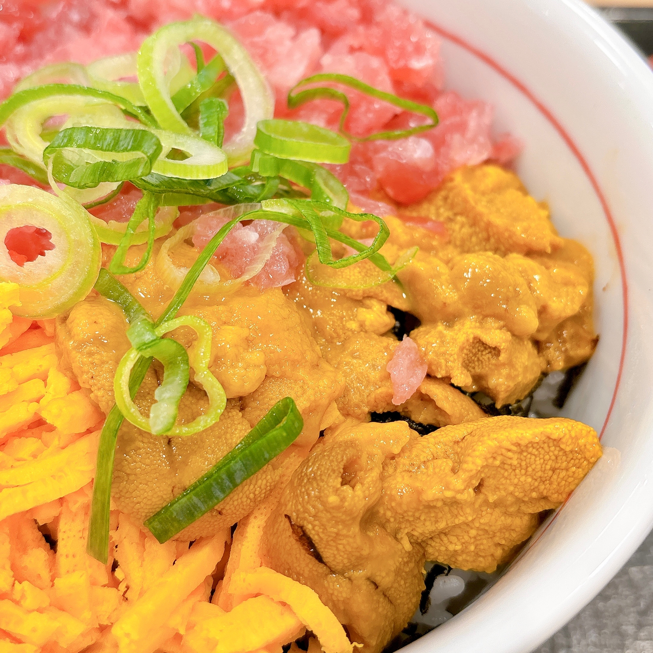 なか卯の「ウニまぐろ丼」