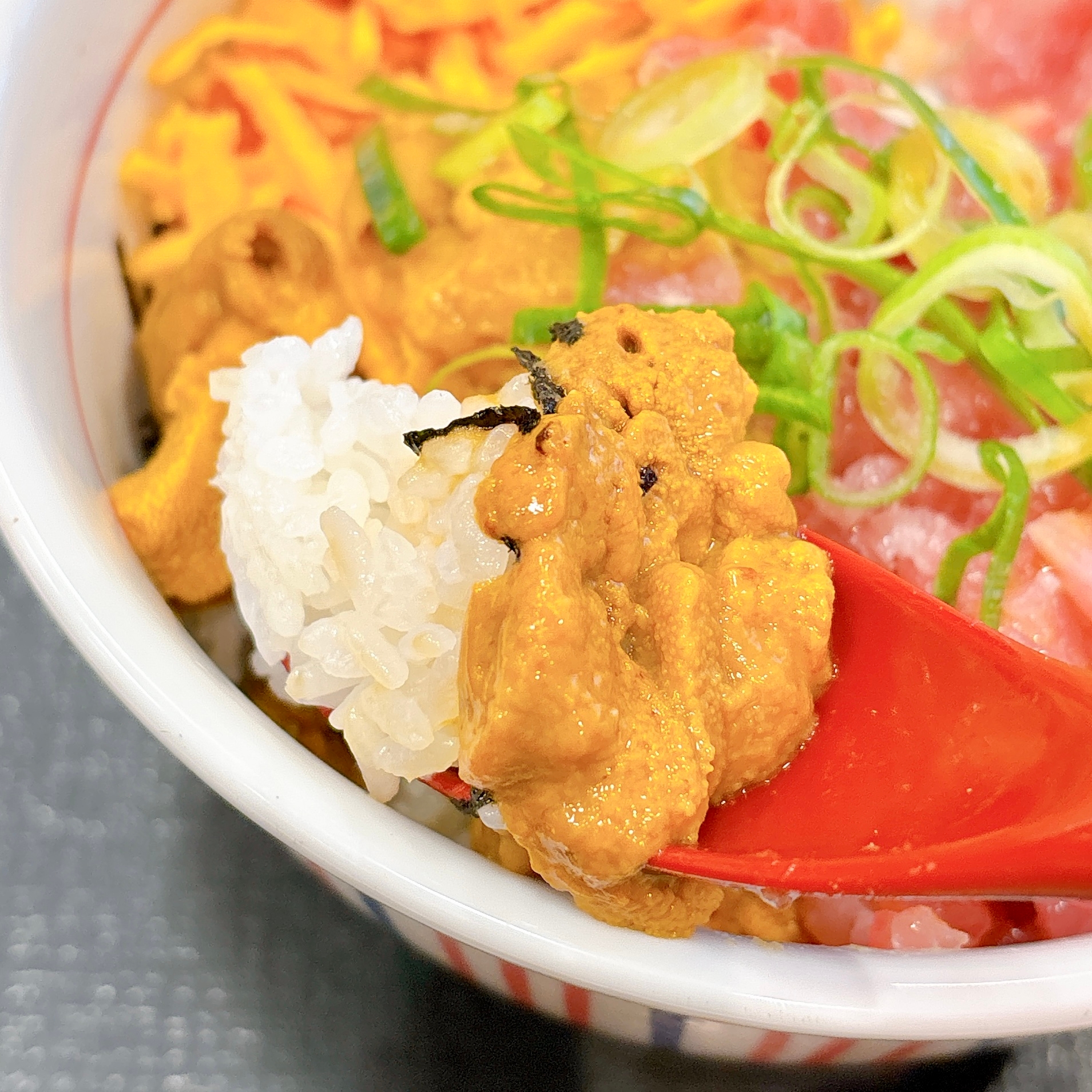 なか卯の「ウニまぐろ丼」