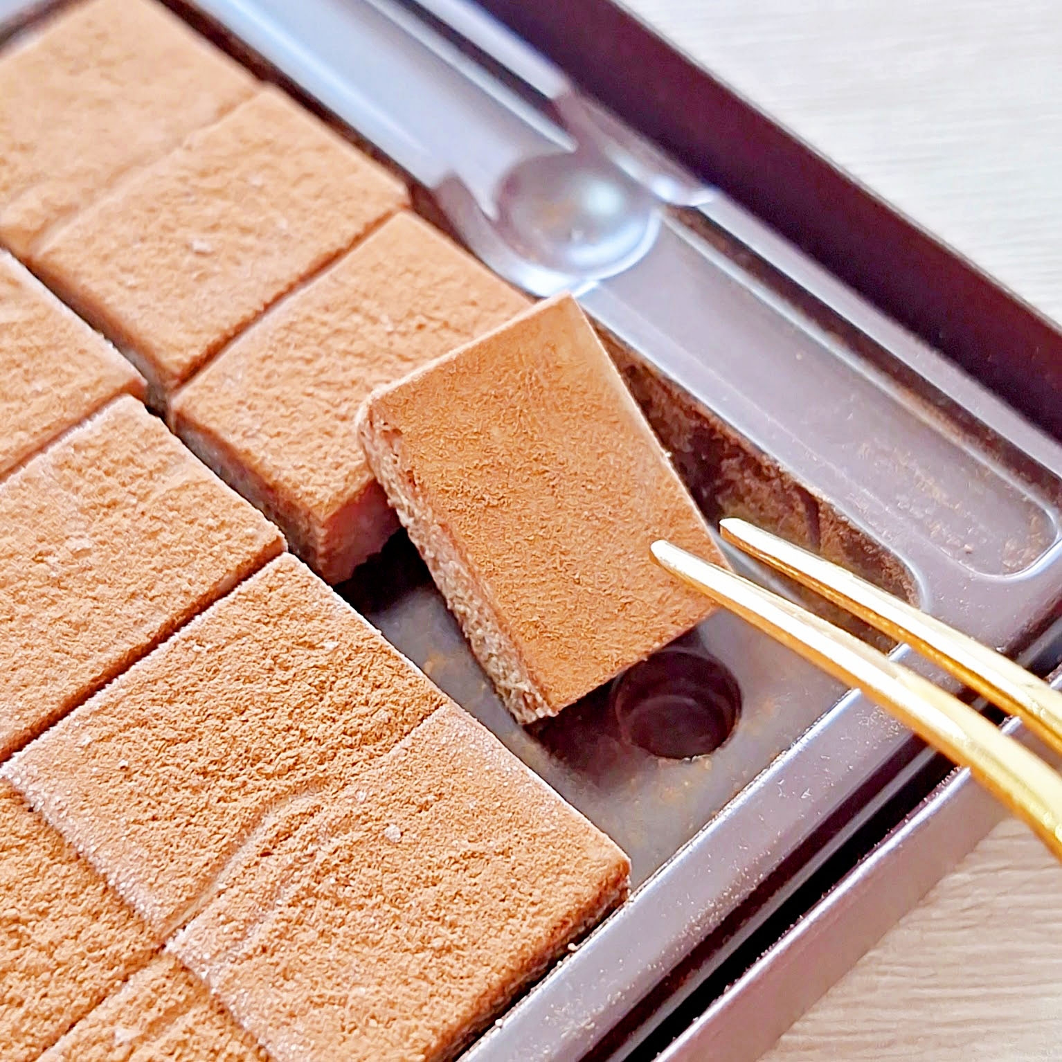 シャトレーゼ「糖質82％カットのとろけるショコラ 生チョコ風」