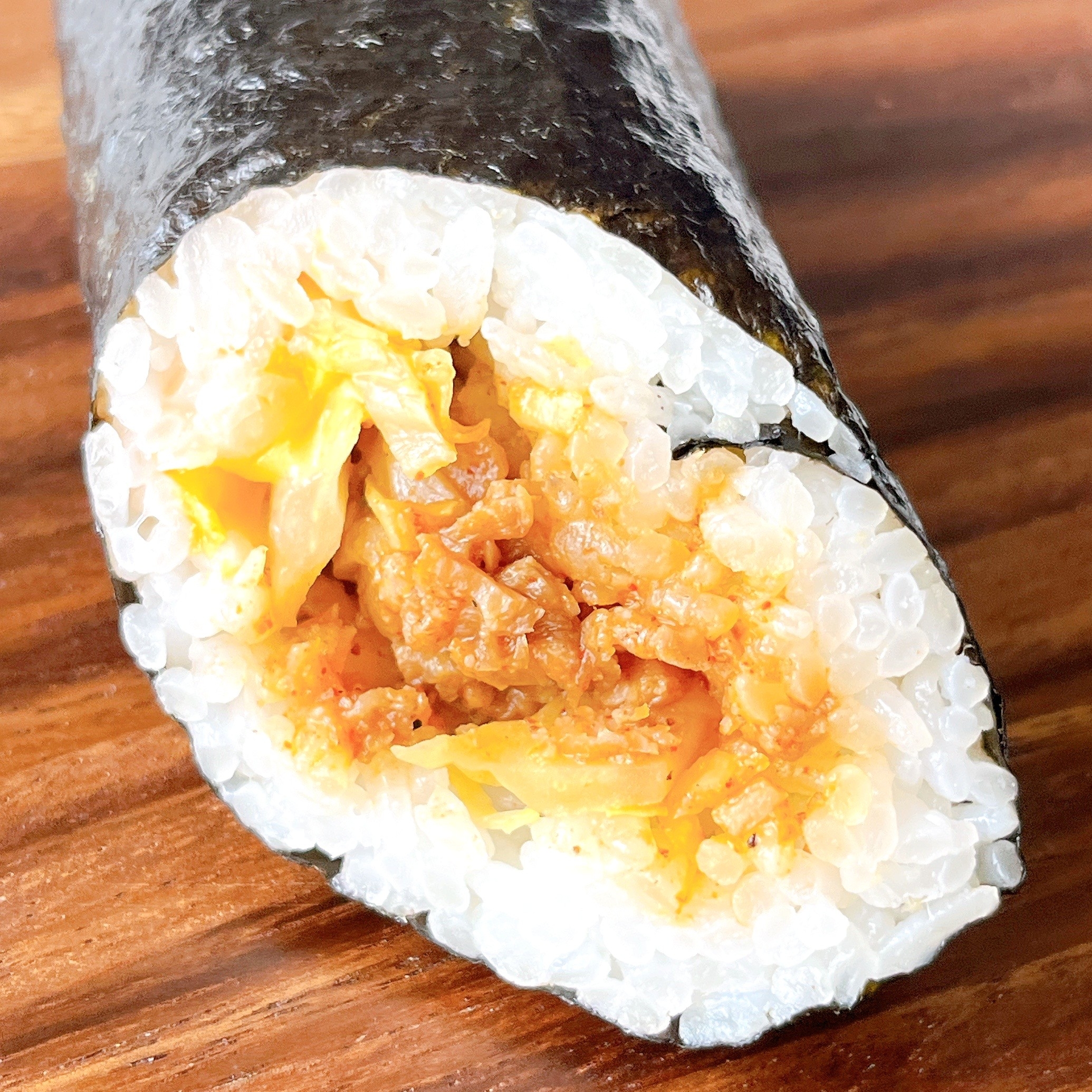 ファミリーマートの「かぶり寿司 タコス巻」