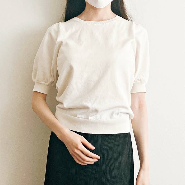 Honeys（ハニーズ）の「ボリューム袖ニット」