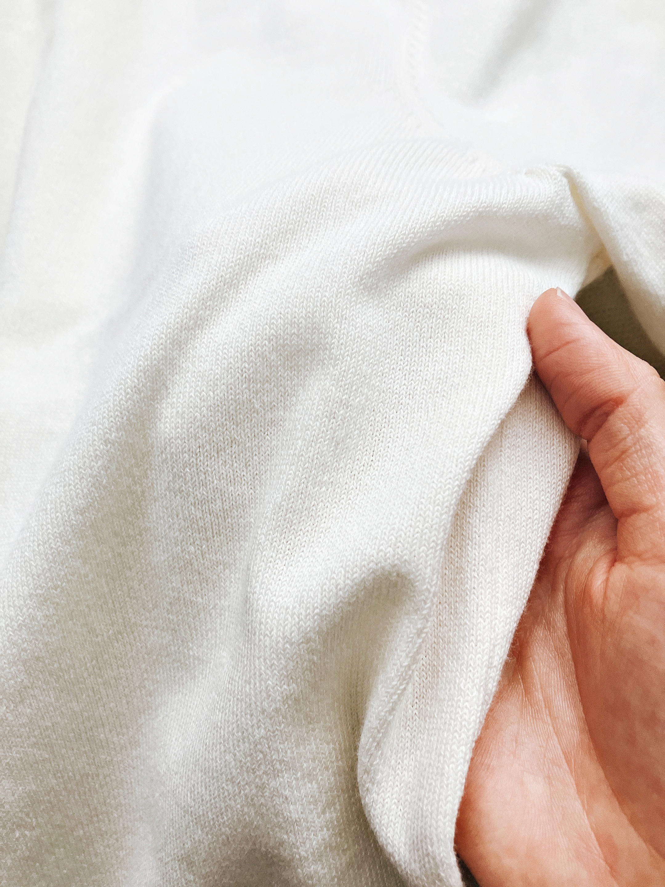 Honeys（ハニーズ）の「ボリューム袖ニット」