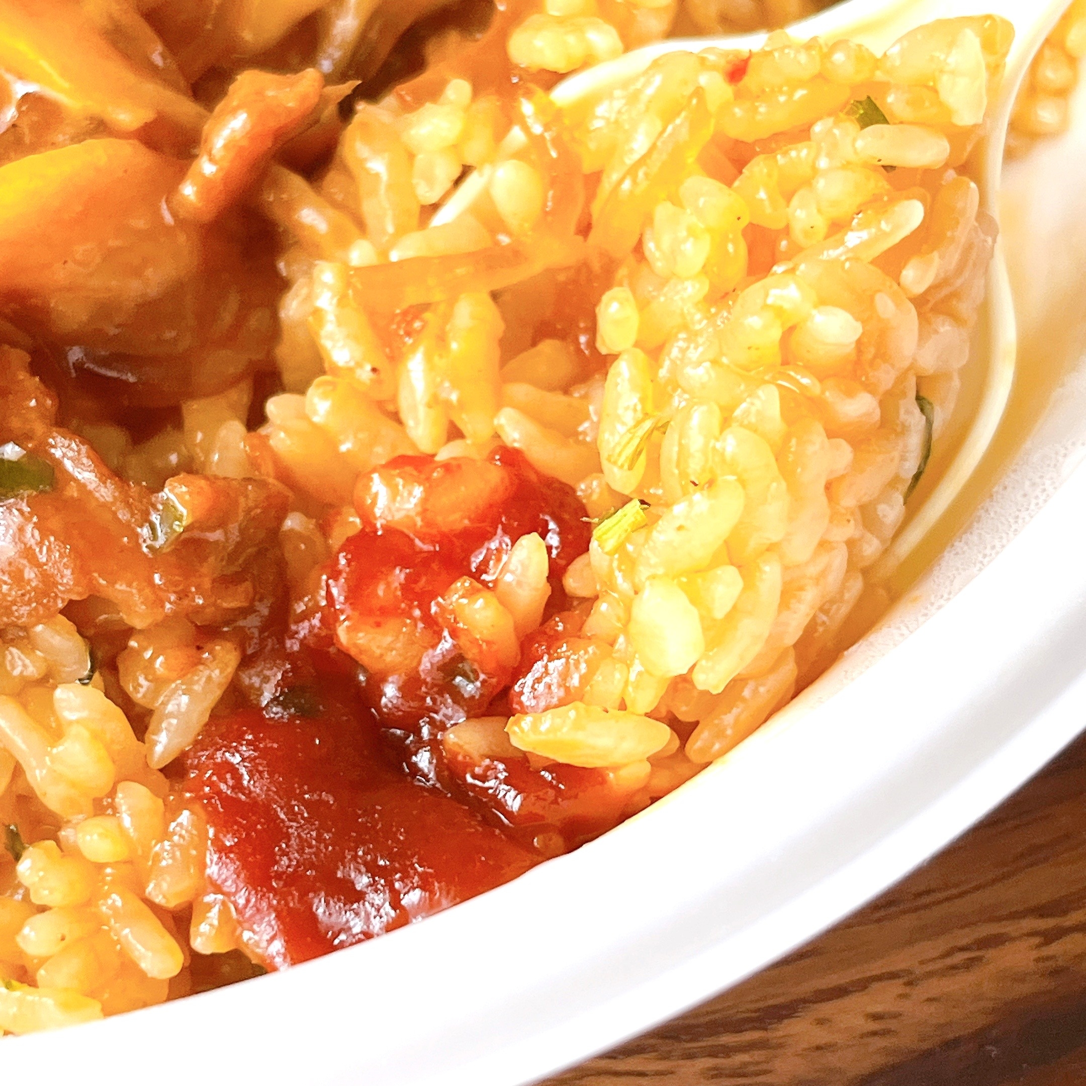 ファミリーマートの「特製甘辛タレが決め手のプルコギ&ビビンバ炒飯」