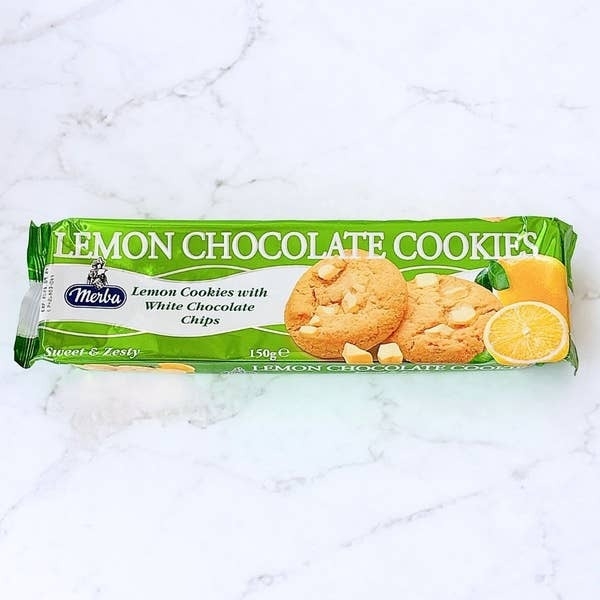 ネイラブランドのレモンチョコレートクッキー。白いチョコチップとレモン味が特徴の150gパッケージのクッキー。