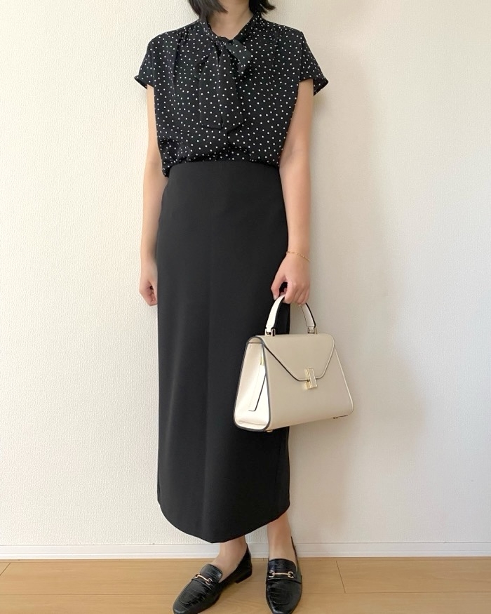 GUの「ボウタイブラウス（半袖）Z+E」