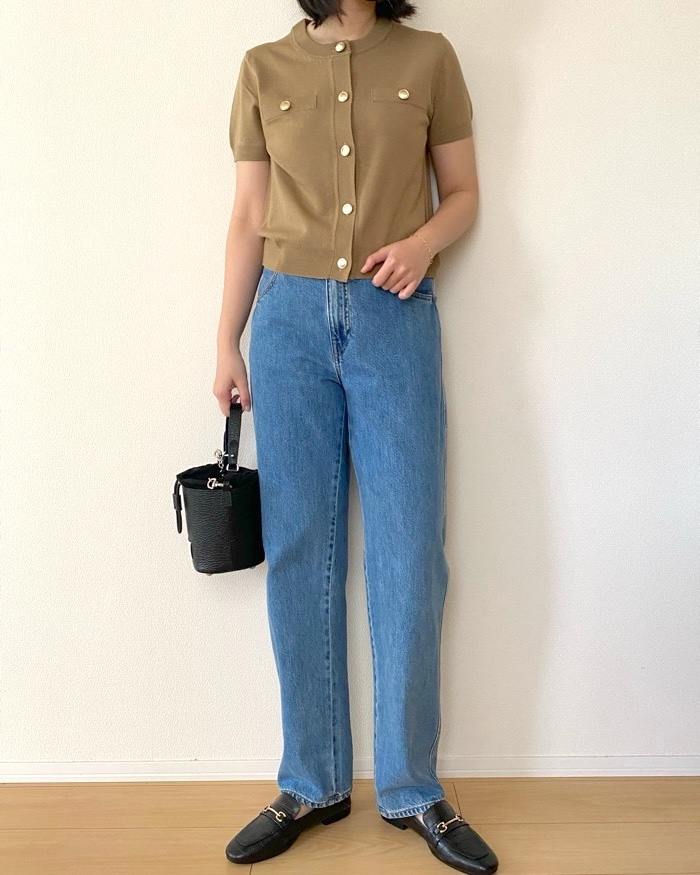 GUの「メタルボタンカーディガン（半袖）Q」