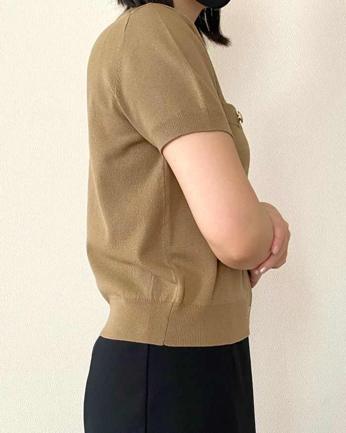 GUの「メタルボタンカーディガン（半袖）Q」