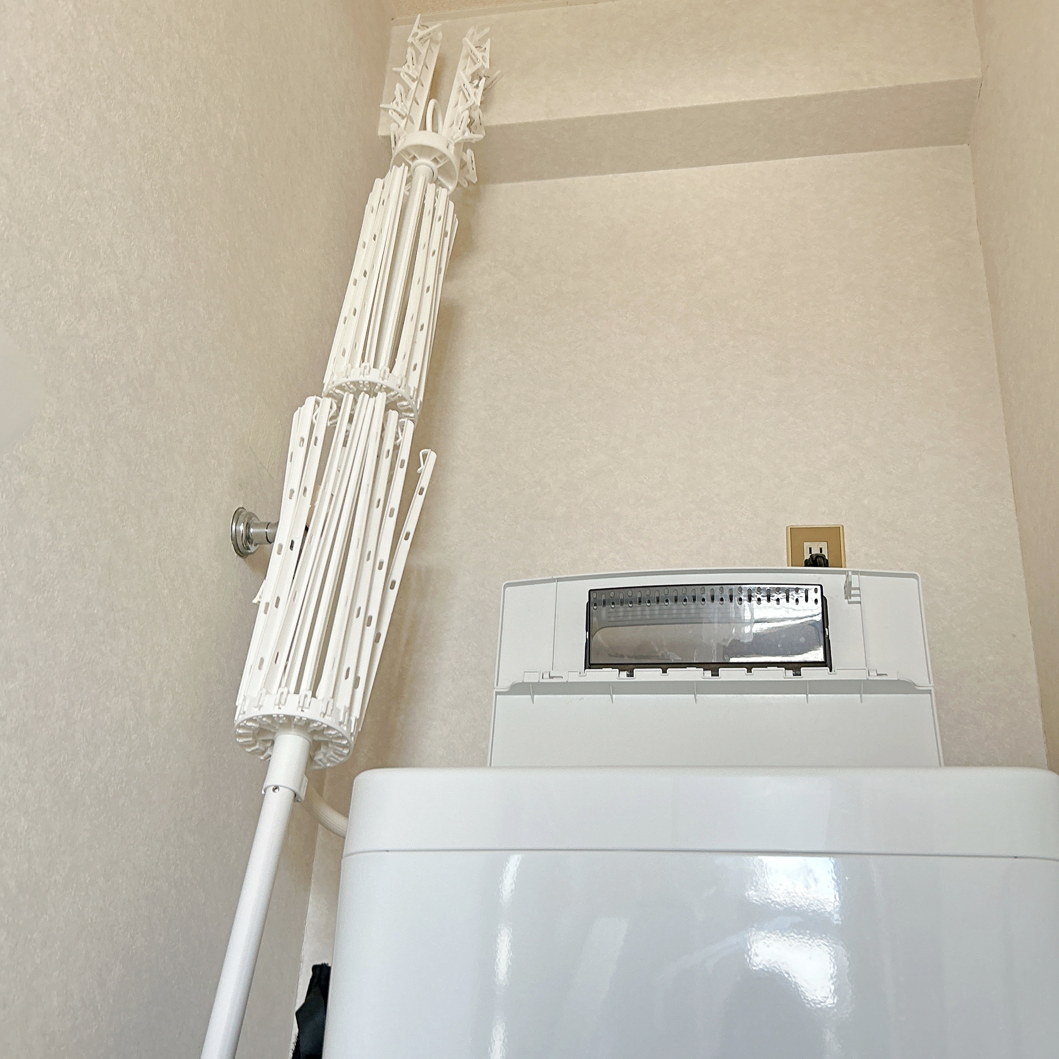 NITORI(ニトリ)の「昇降式パラソル型物干し(3段 HW01P ホワイト)」