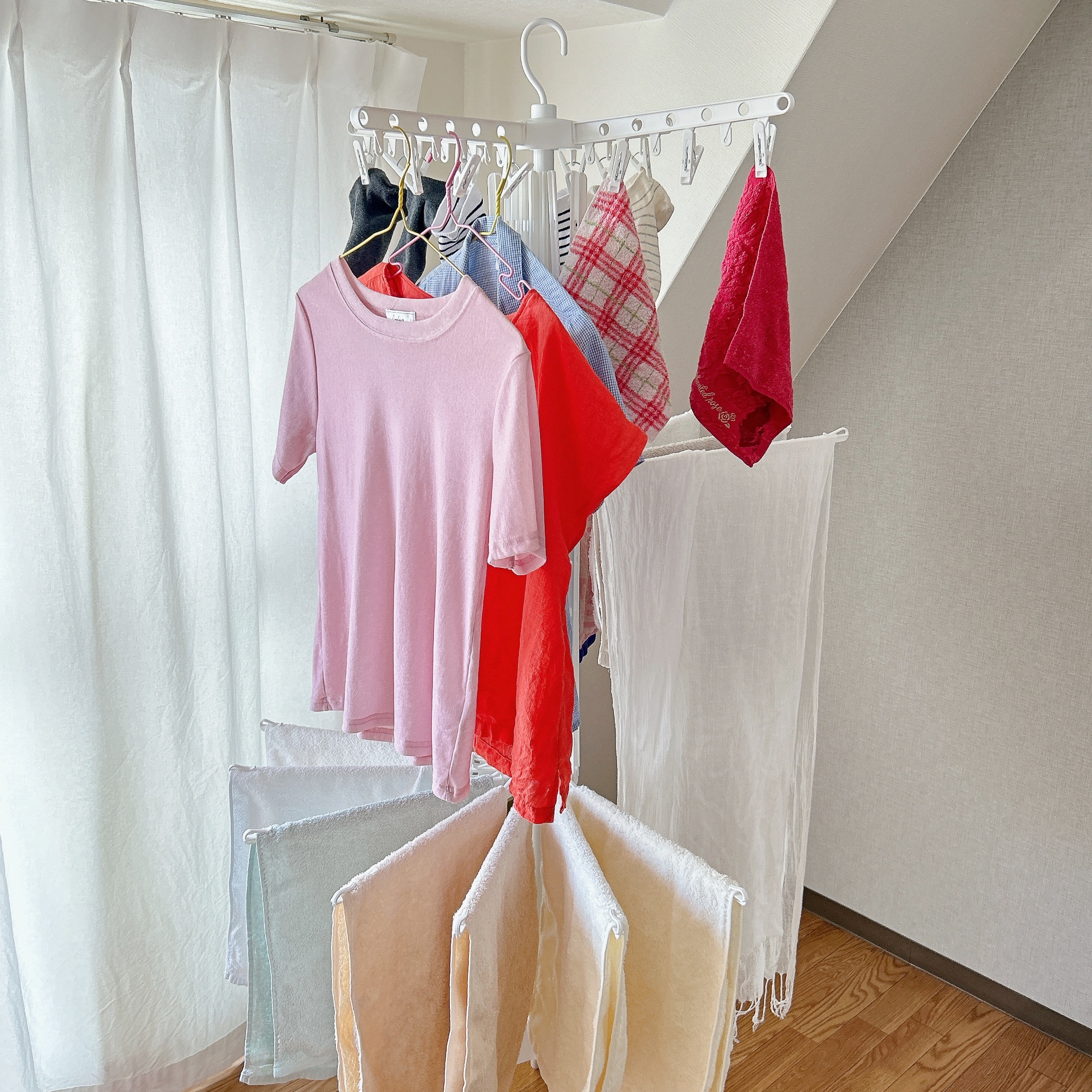 NITORI(ニトリ)の「昇降式パラソル型物干し(3段 HW01P ホワイト)」