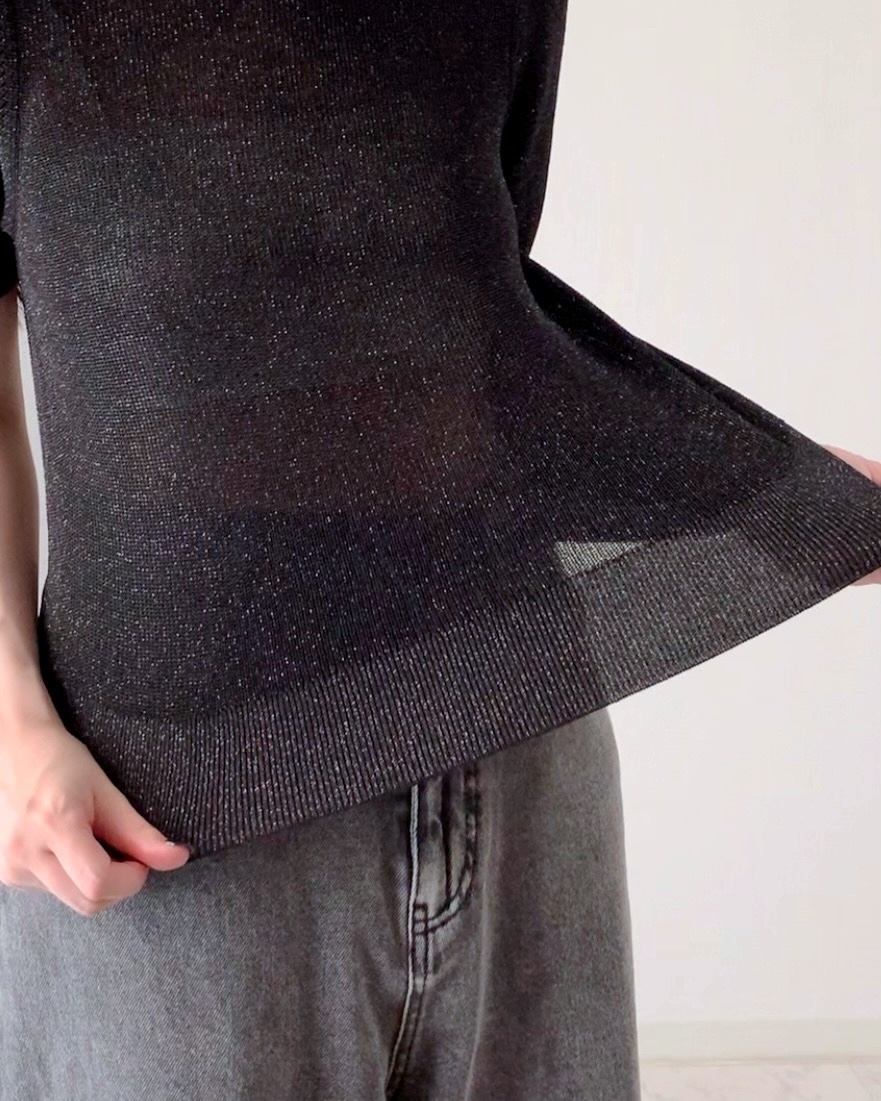 GUの「シアーラメセーター(半袖)Q」