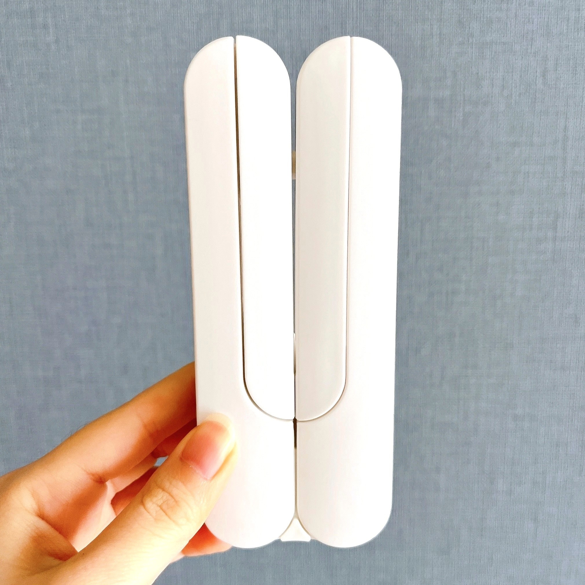 3COINSの「折りたたみハンガー3本セット」