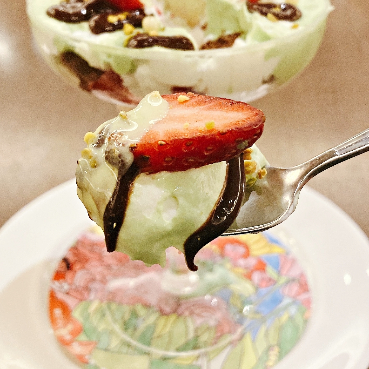 Royal Host（ロイヤルホスト）の「苺とピスタチオのケーキ仕立て」