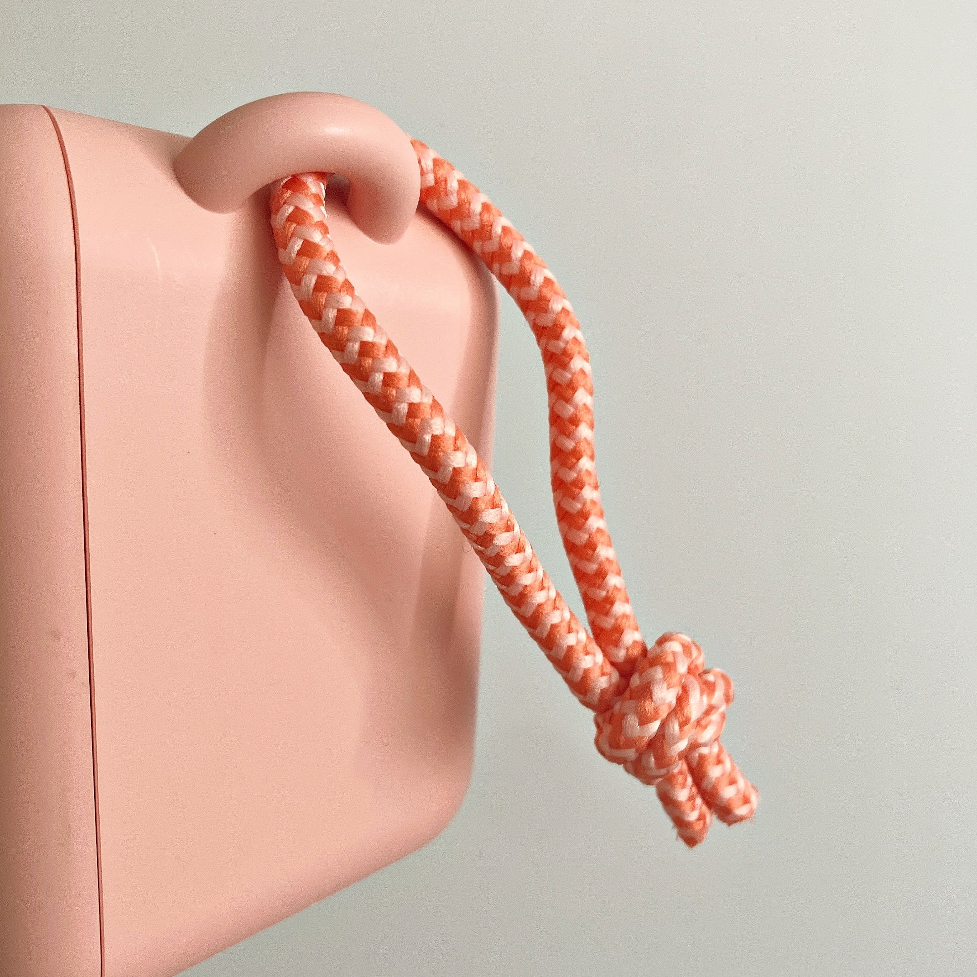 IKEA（イケア）の「VAPPEBY ヴァッペビー ポータブルBluetoothスピーカー（防水／ピンク）」