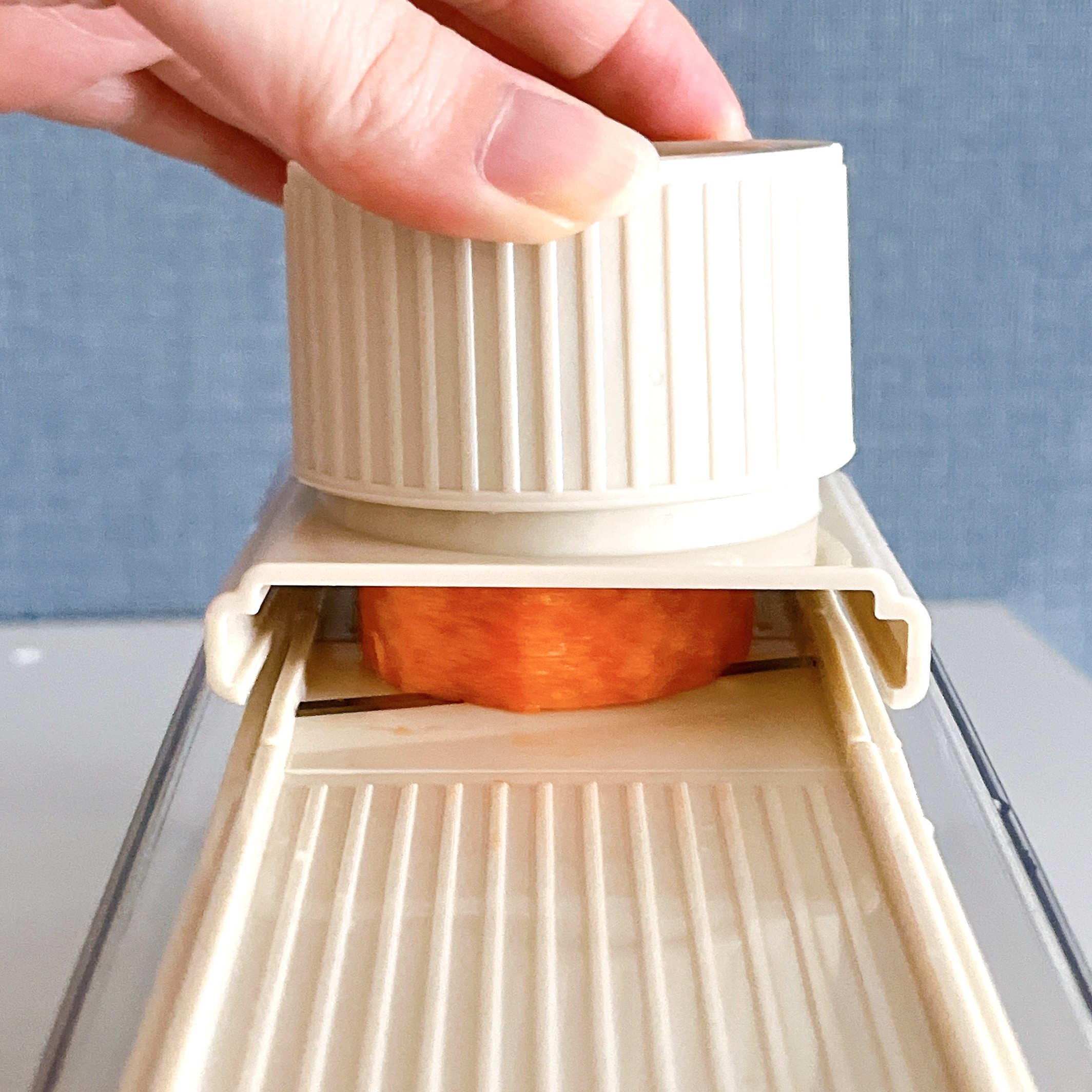 3COINSの「マルチWAYスライサー/KITINTO」