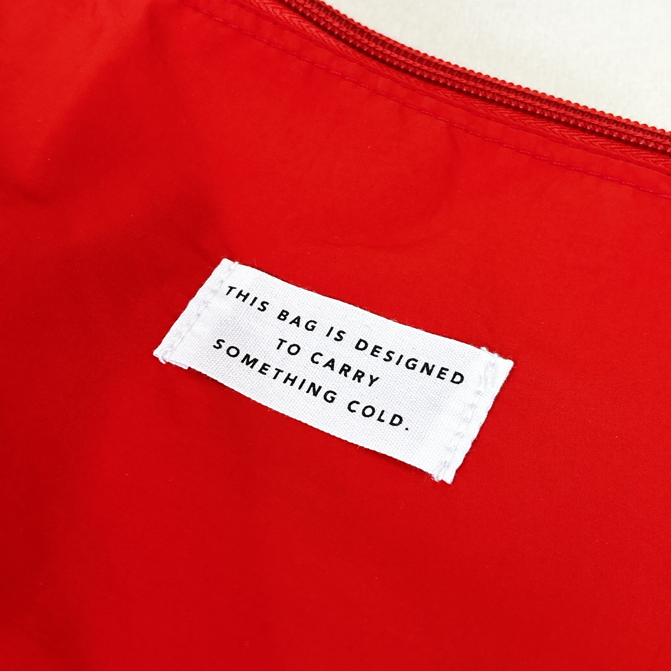 3coins「ファスナー付き保冷エコバッグ」