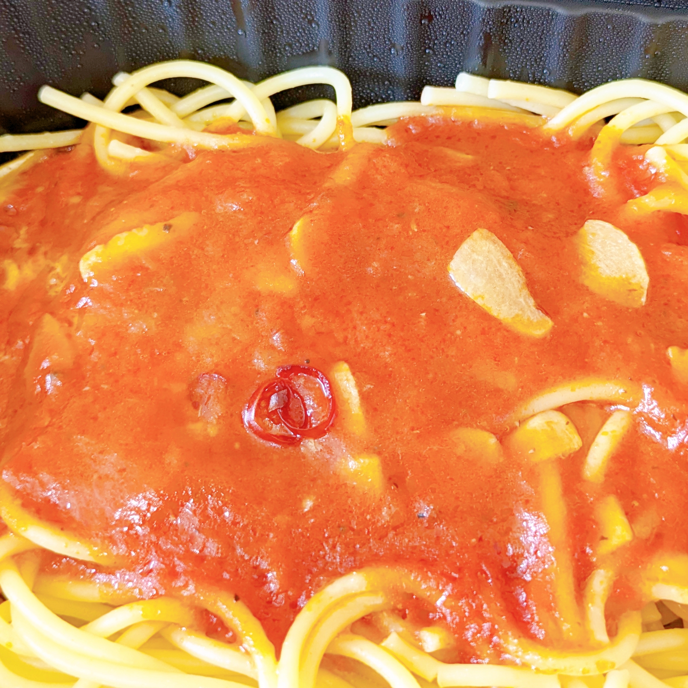 セブン-イレブンの「カプリチョーザ監修 トマトとニンニク」