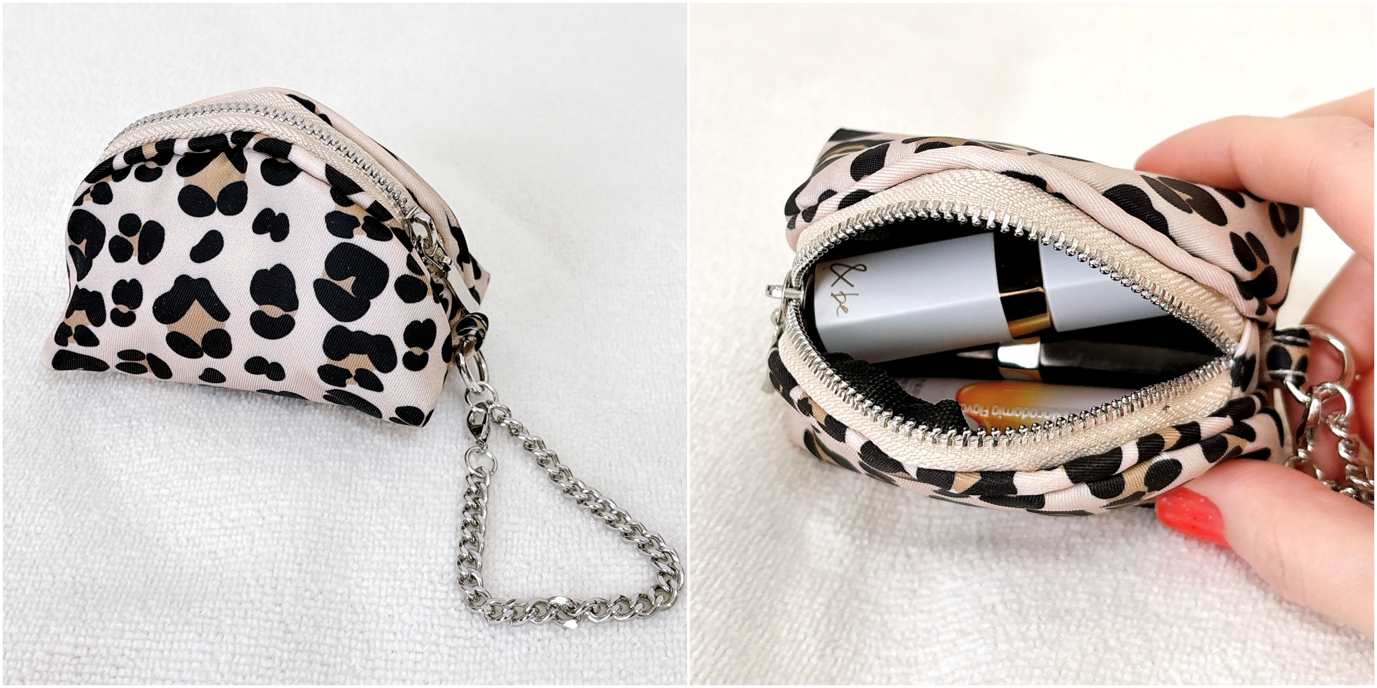 レオパード柄の小さなポーチが開いており、口紅などのコスメが見える。チェーン付きデザイン。