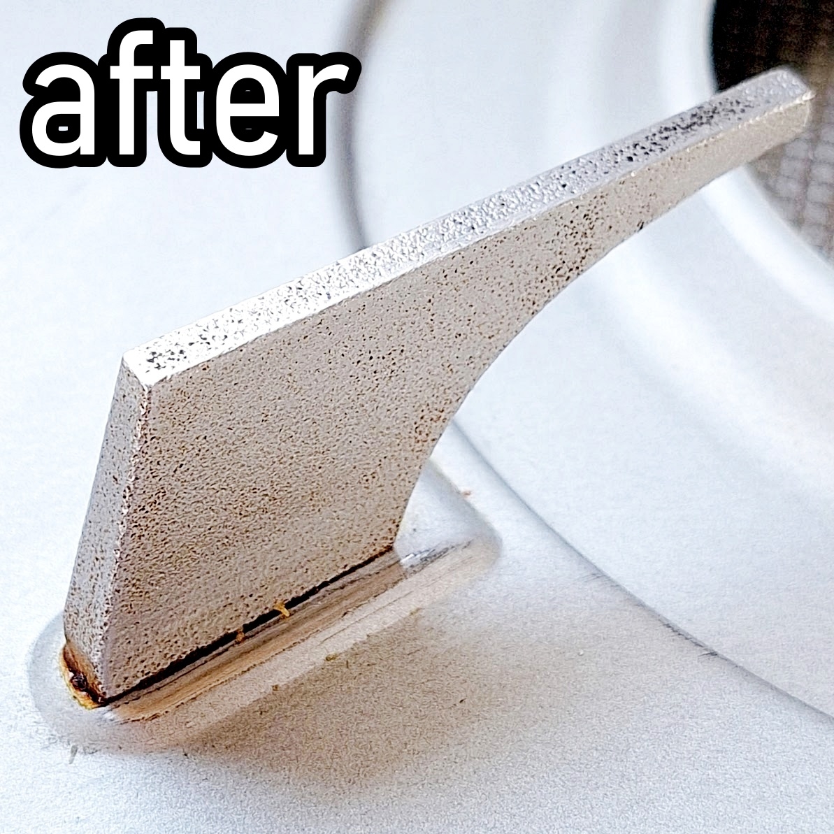 ドライヤー内のフィン部分をクローズアップで撮影。テキスト「after」が表示されています。