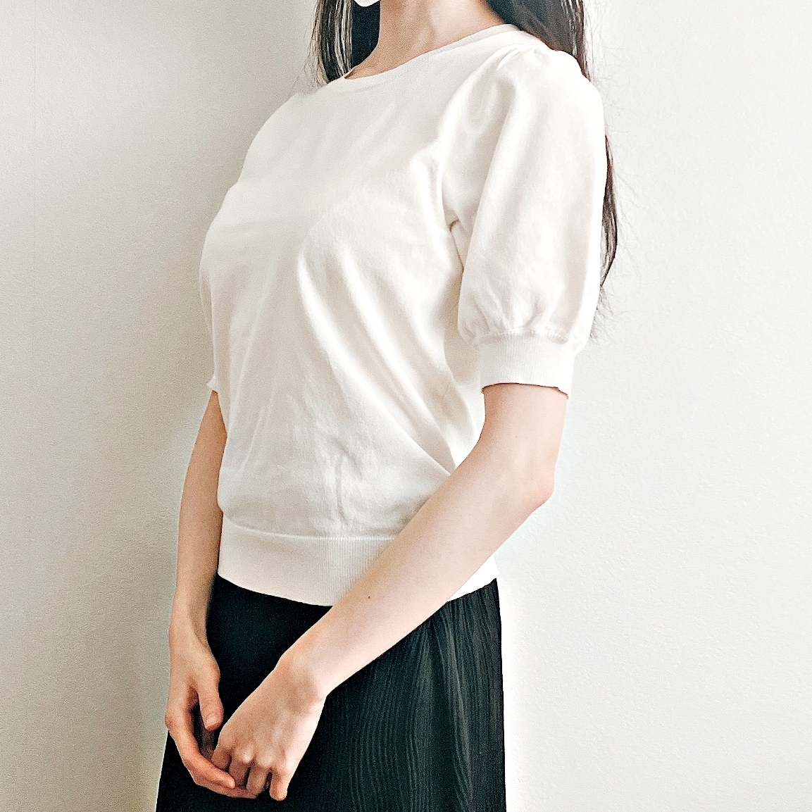 Honeys（ハニーズ）の「ボリューム袖ニット」