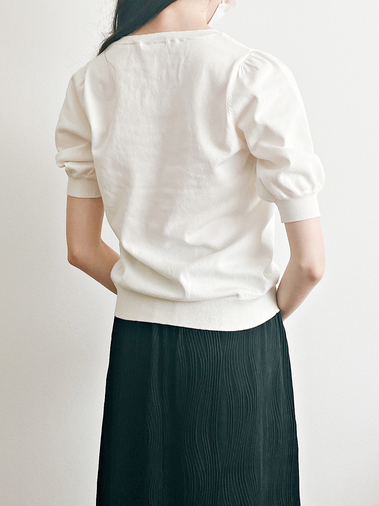 Honeys（ハニーズ）の「ボリューム袖ニット」