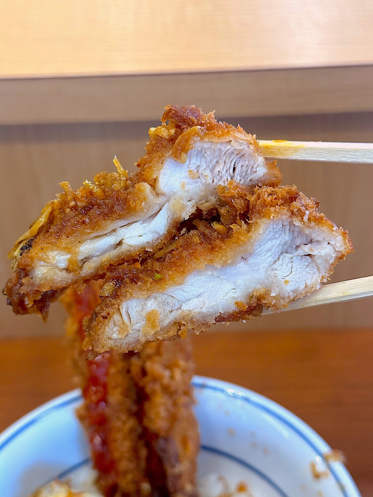 かつやの「かつやの中華ざんまい丼」