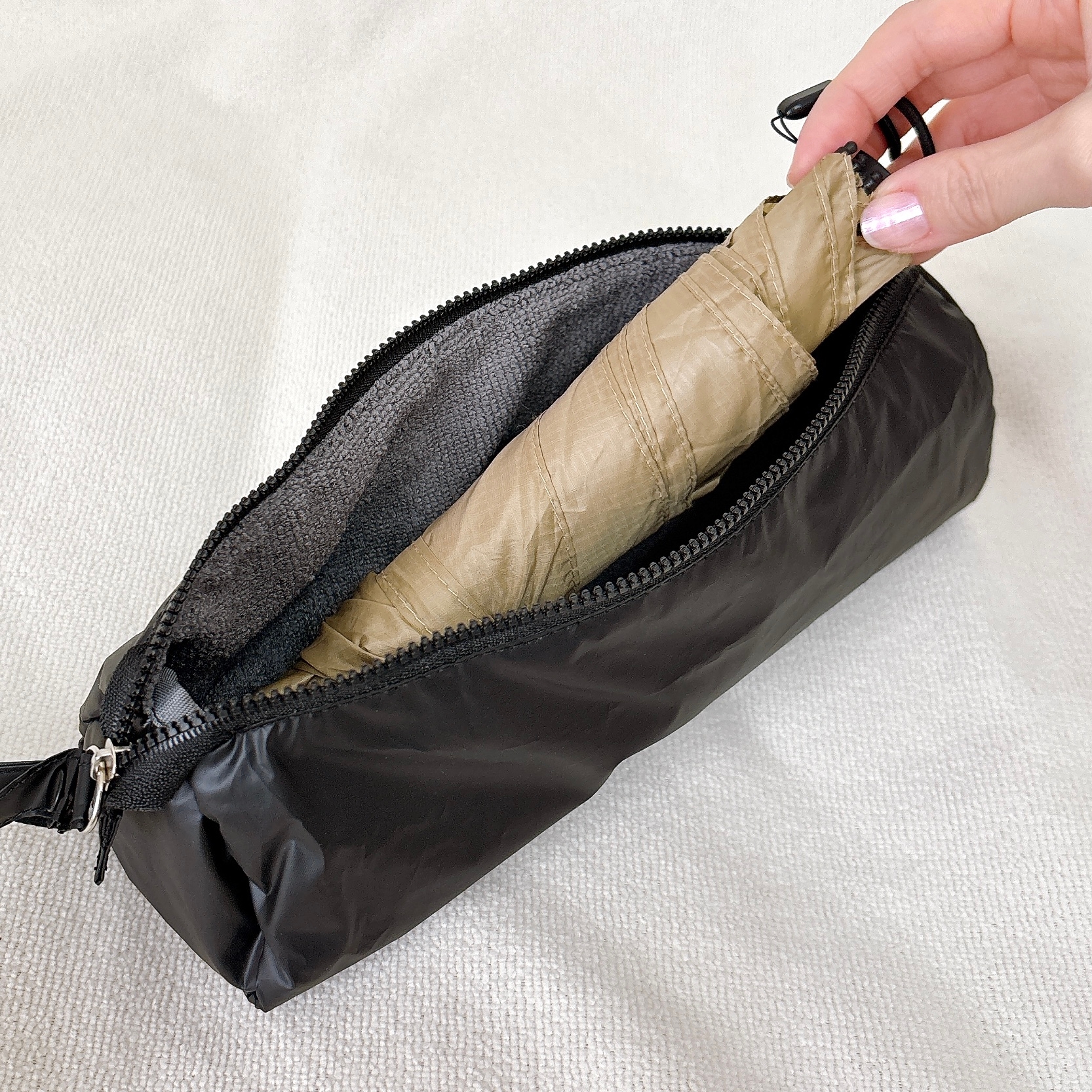 3coins「《内側タオル生地》メタリック傘ポーチ」