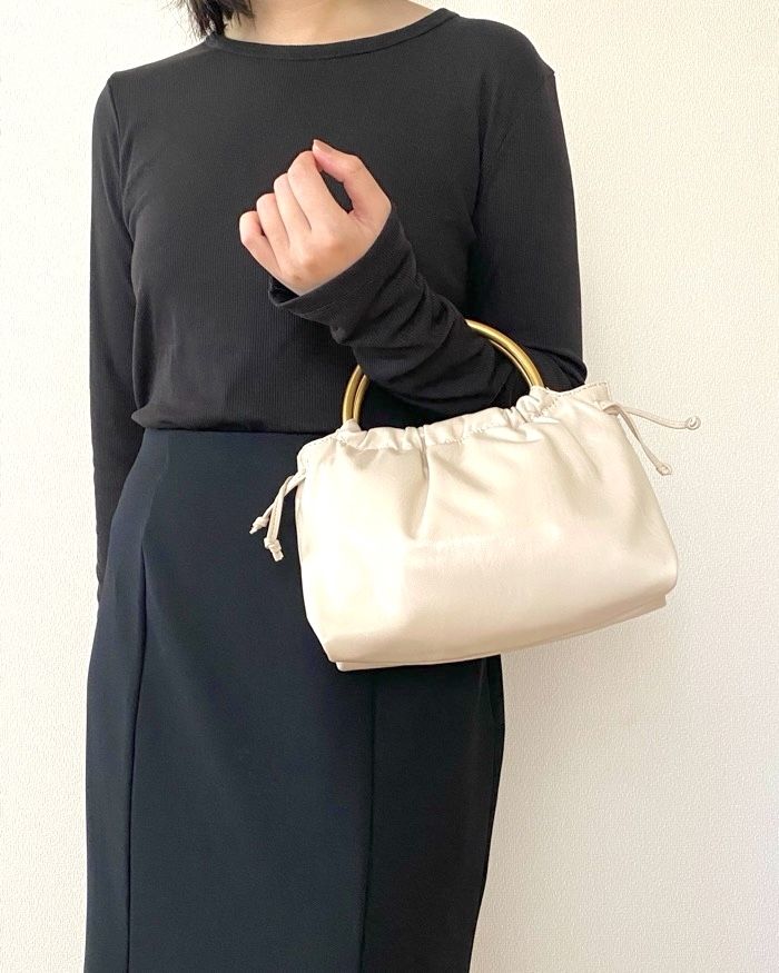 ☆ドイツ発*ZARA*新作*ミニボウリングバッグ/ECRU☆ ZARA】上品カラーが高見え!新作の「2WAYミニバッグ」持つだけで