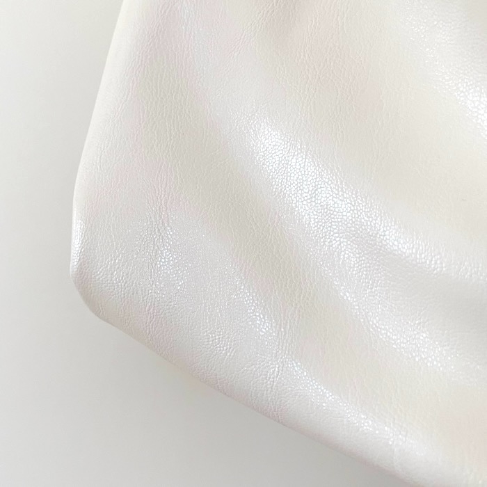 ZARAの「メタルハンドル ミニボウリングバッグ」