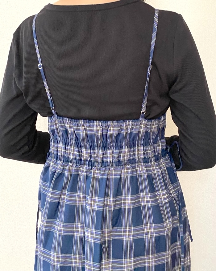 GUの「チェックキャミソールワンピース(丈標準117.0~126.0cm)」