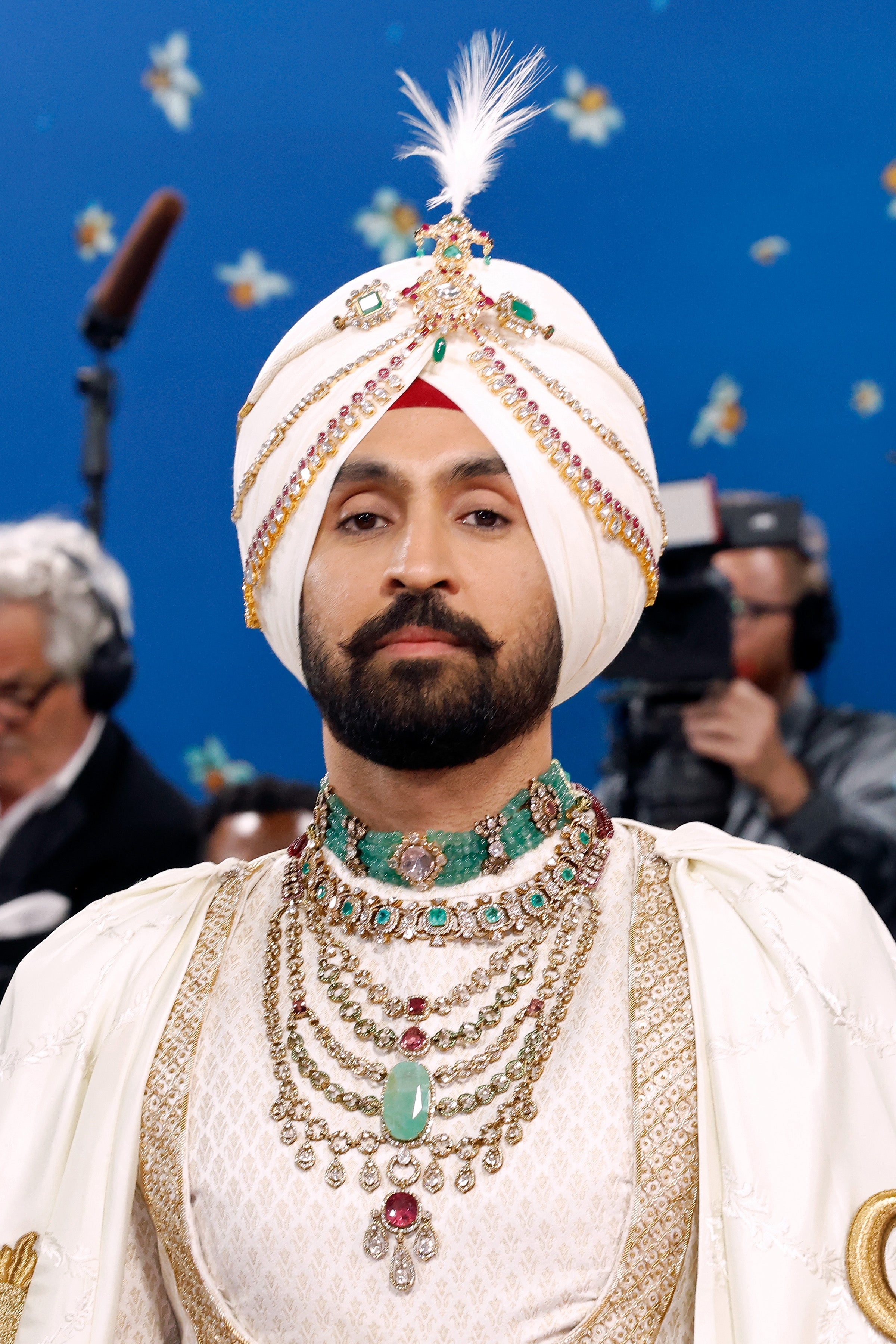 diljit dosanjh formal dress Makes Unforgettable Met Gala Debut category:special_occasion/wedding/girls