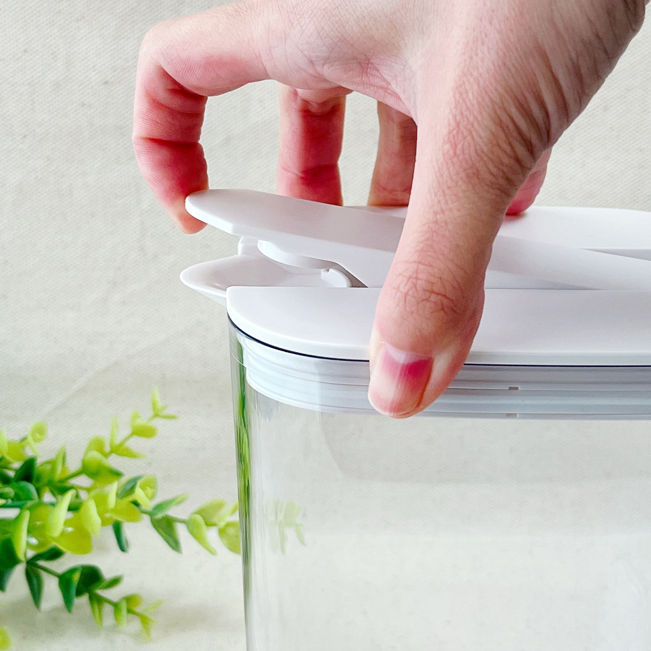 Afternoon Tea（アフタヌーンティー）の「冷蔵庫の棚に収まる冷水筒 1.2L」