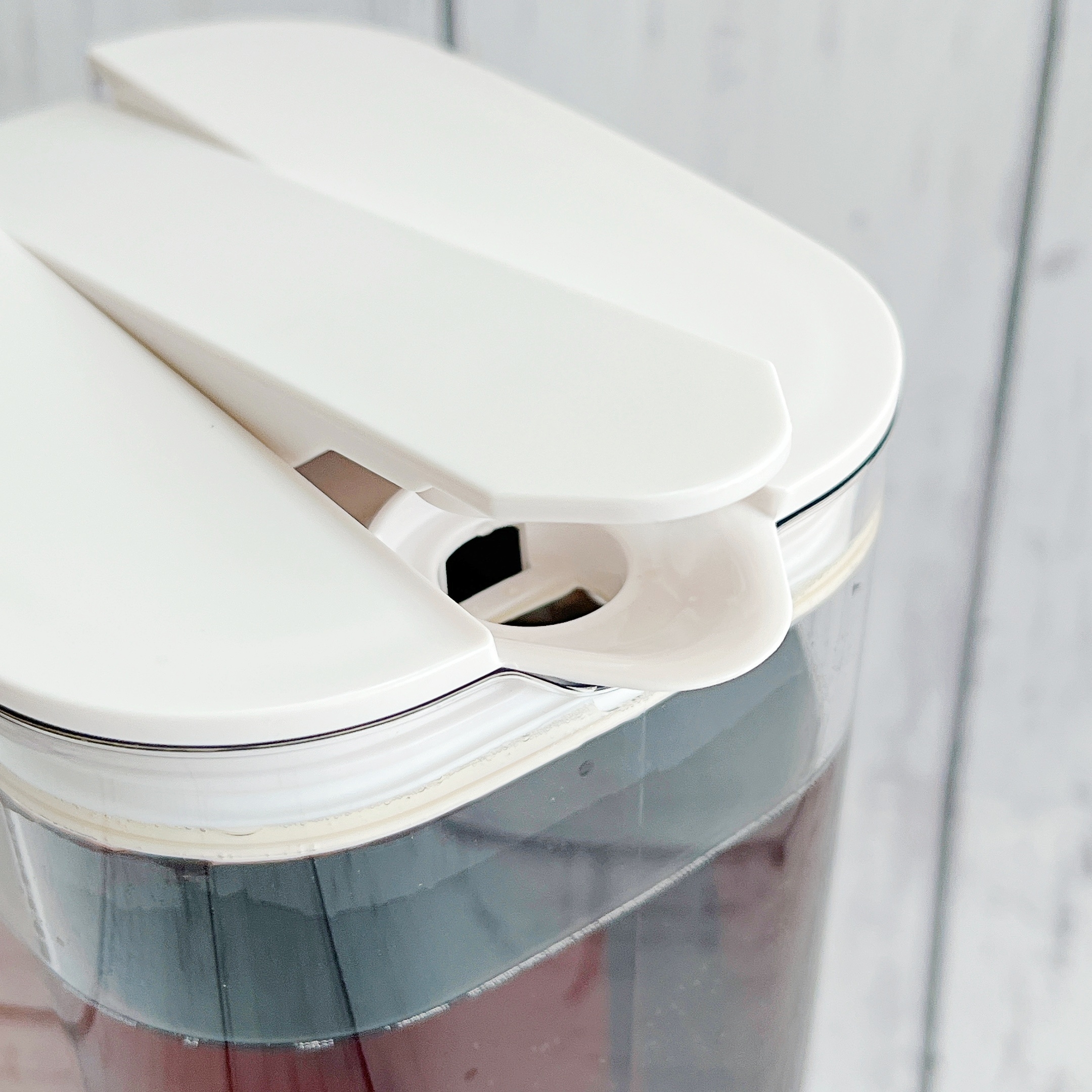 Afternoon Tea（アフタヌーンティー）の「冷蔵庫の棚に収まる冷水筒 1.2L」