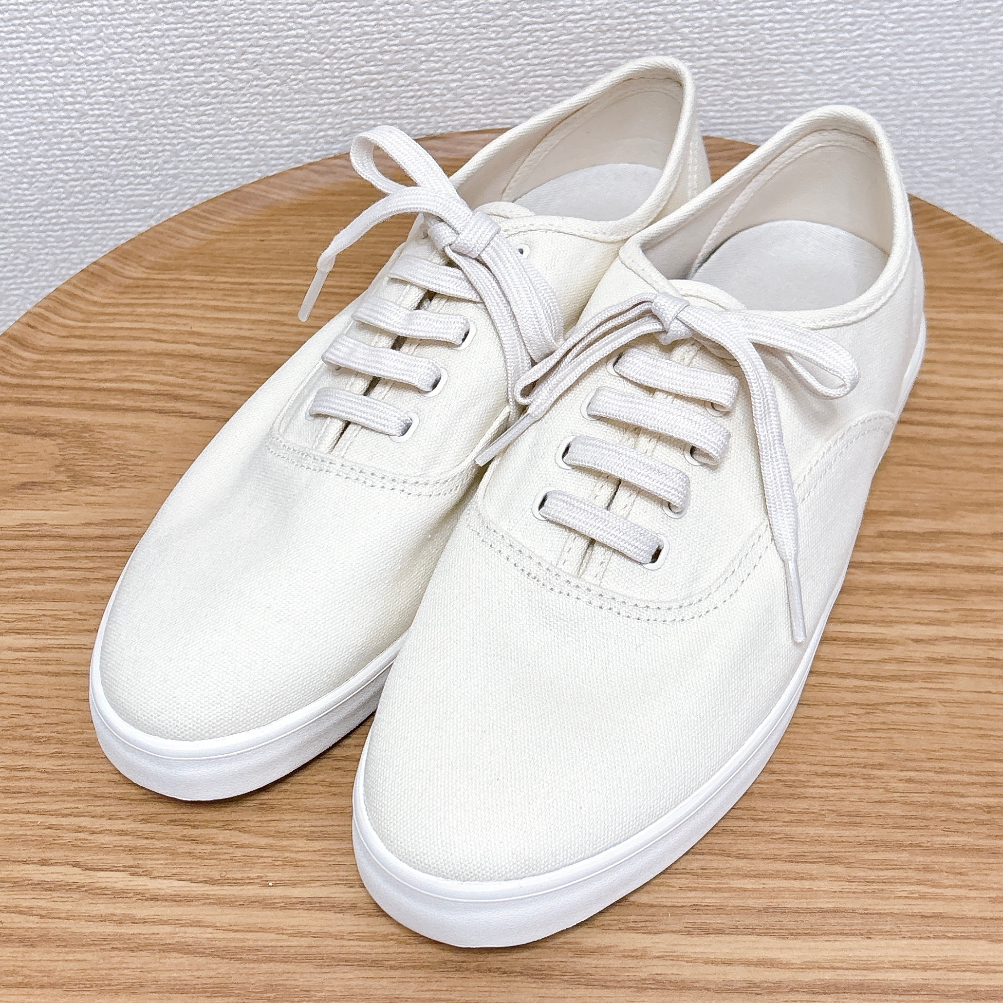 無印良品「婦人 柔らかい中敷を使用した 撥水キャンバススニーカー」