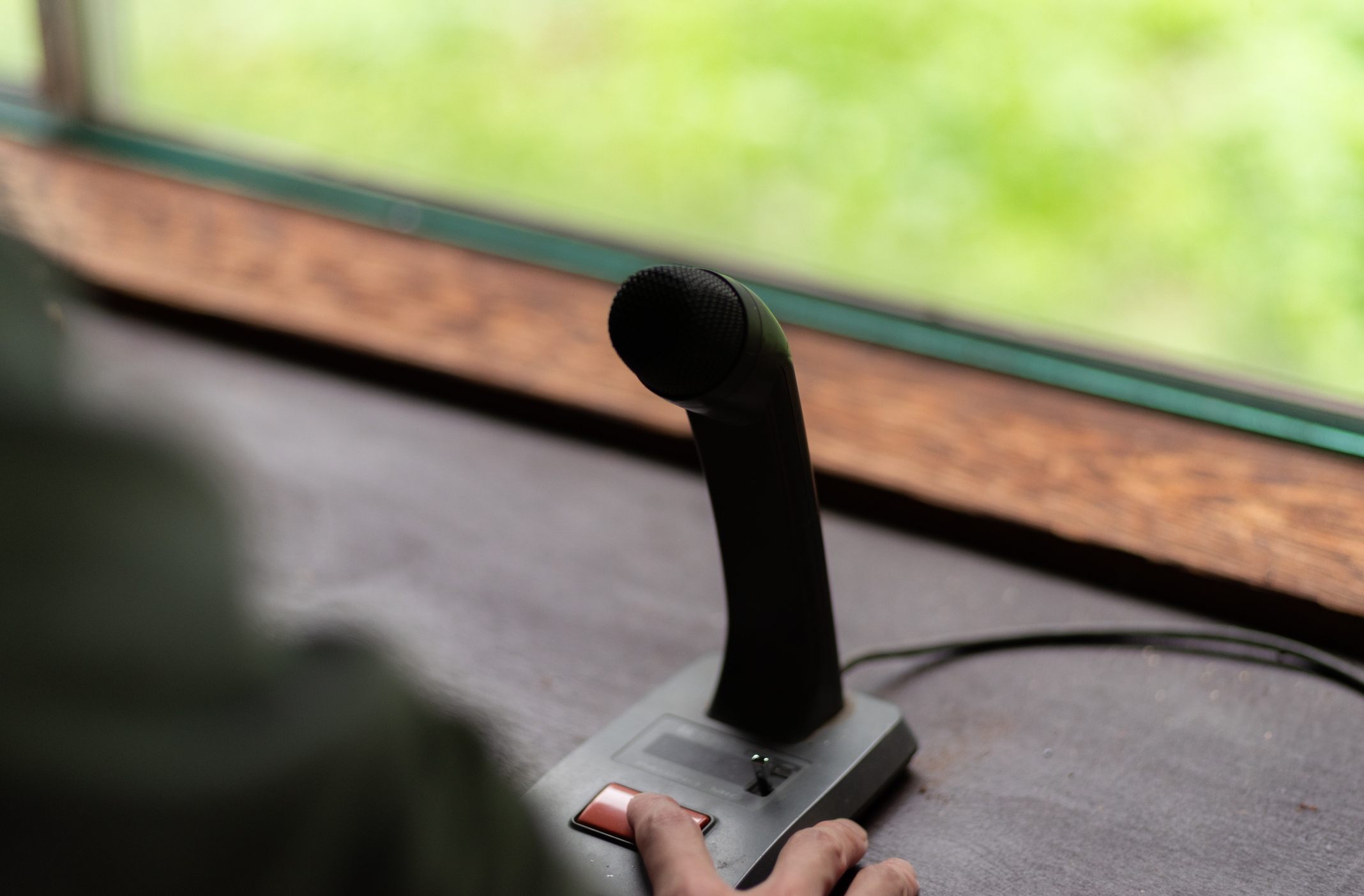 校内放送のイメージ画像(Rai / Getty Images)