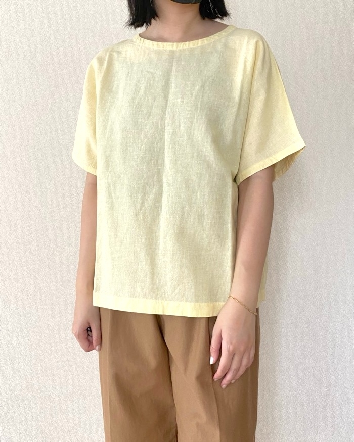 無印良品の「婦人 ヘンプ コットン 半袖ブラウス」